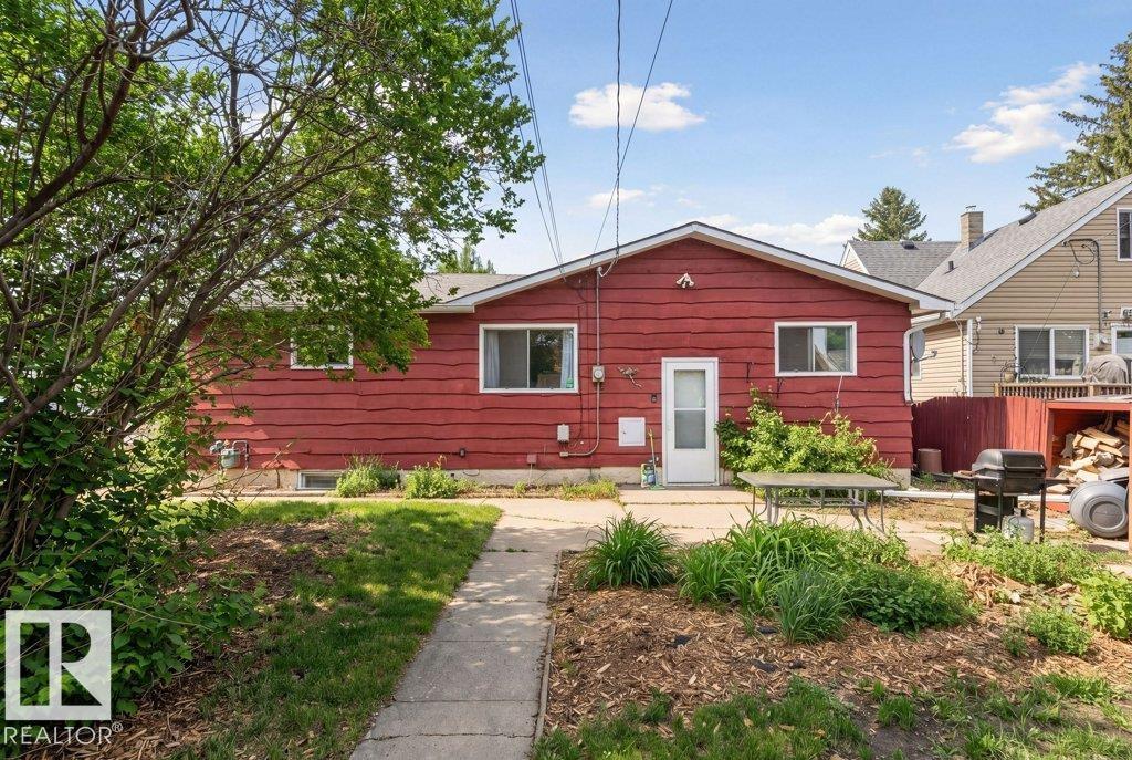 10459 66 Av Nw Property Photo 3