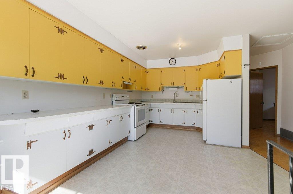 10459 66 Av Nw Property Photo 4
