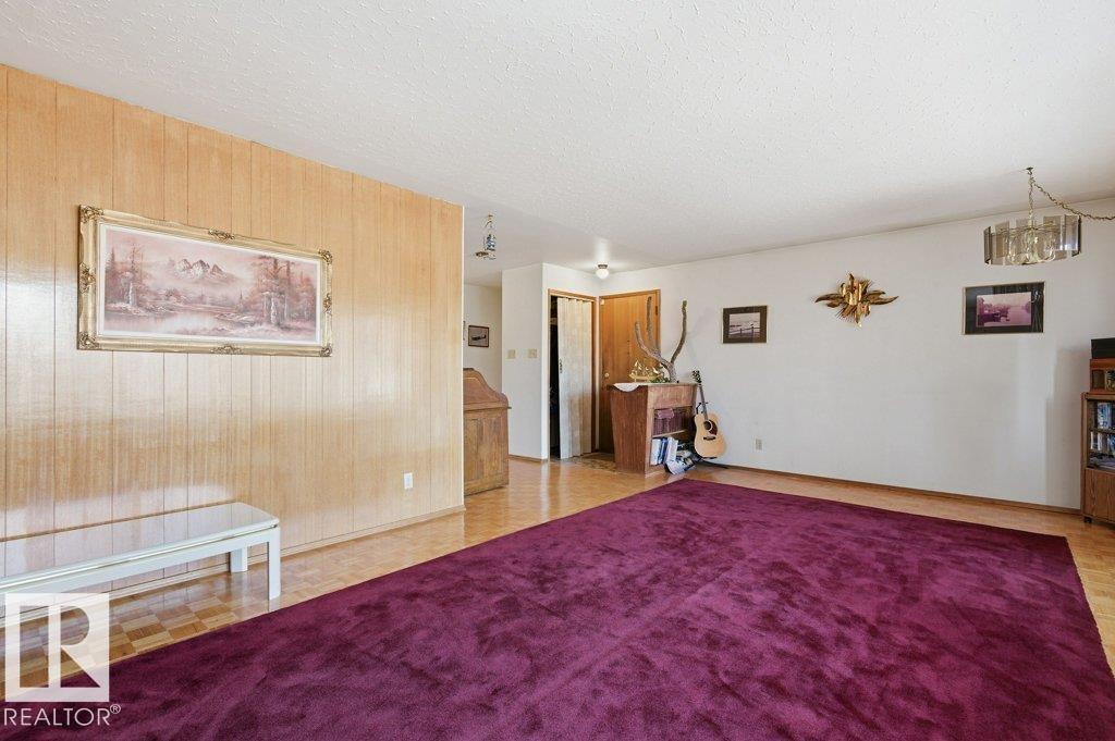 10459 66 Av Nw Property Photo 15