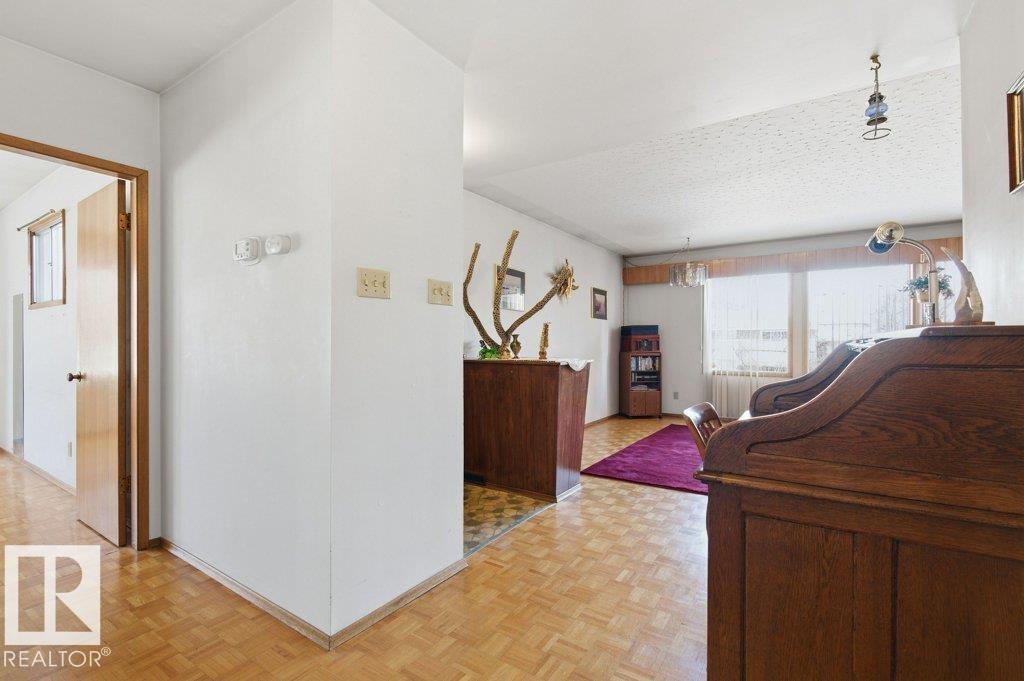 10459 66 Av Nw Property Photo 20