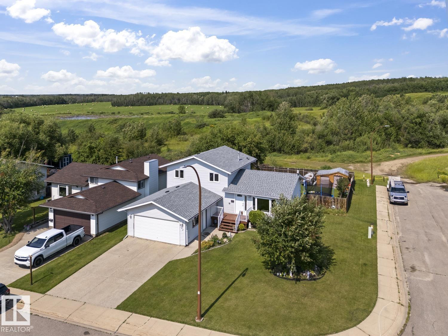 4102 54 Av Property Photo 1