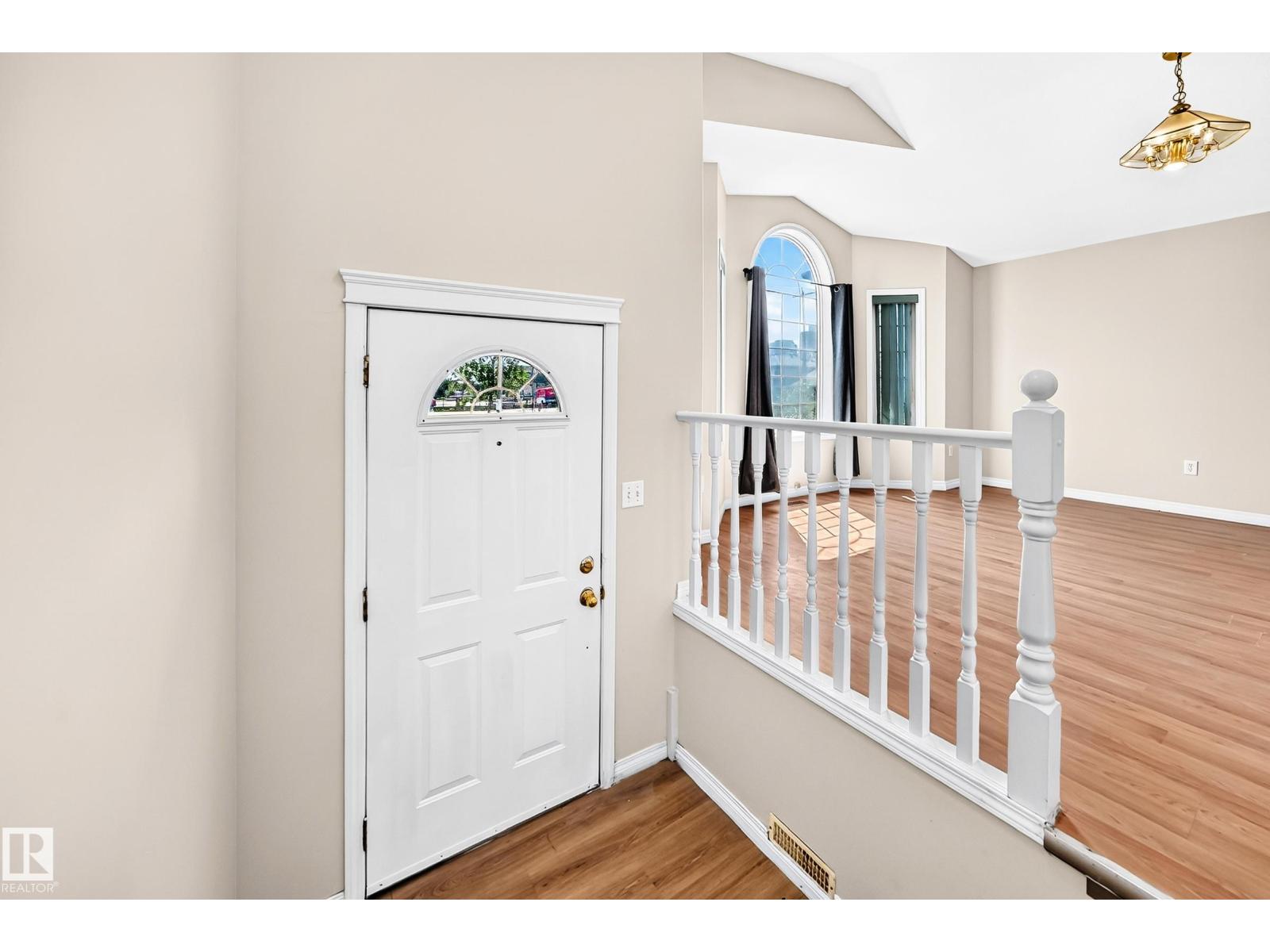 9518 106 Av Nw Property Photo 4