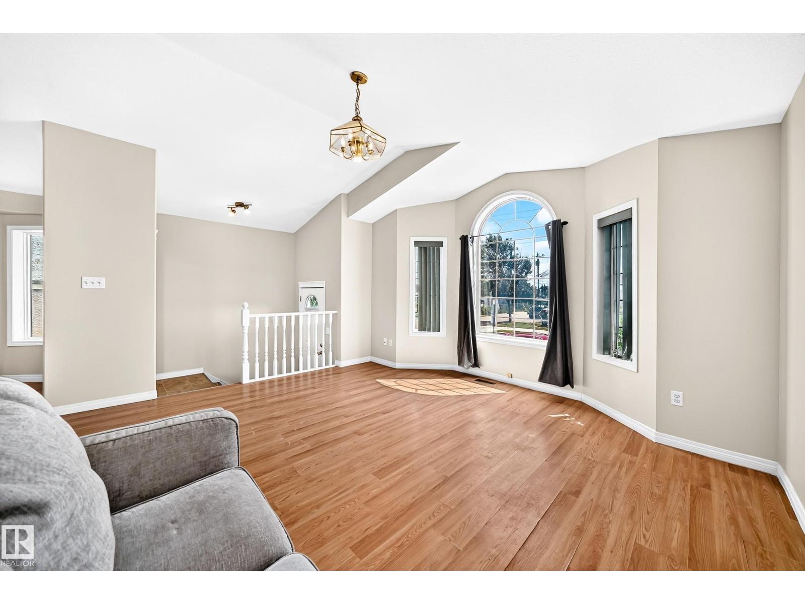 9518 106 Av Nw Property Photo 8