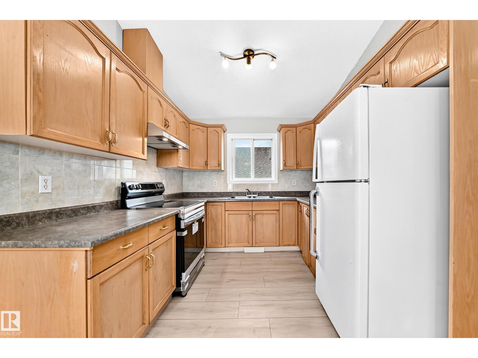 9518 106 Av Nw Property Photo 15