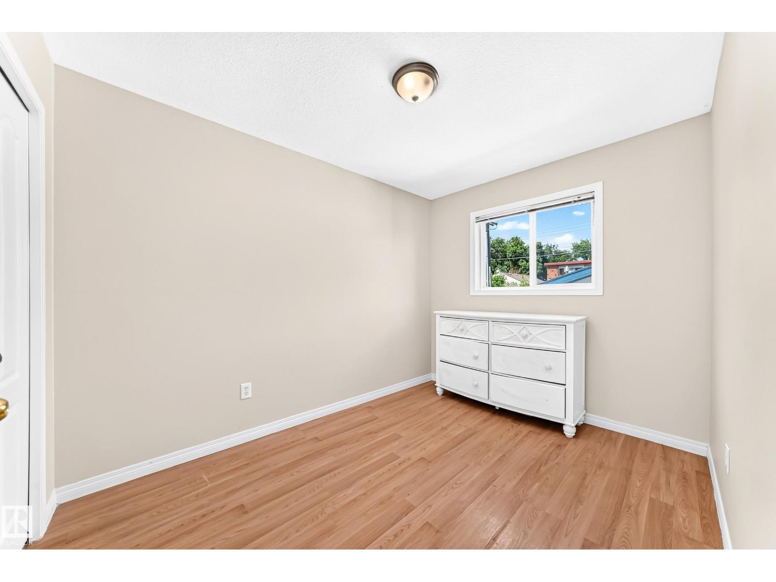 9518 106 Av Nw Property Photo 28