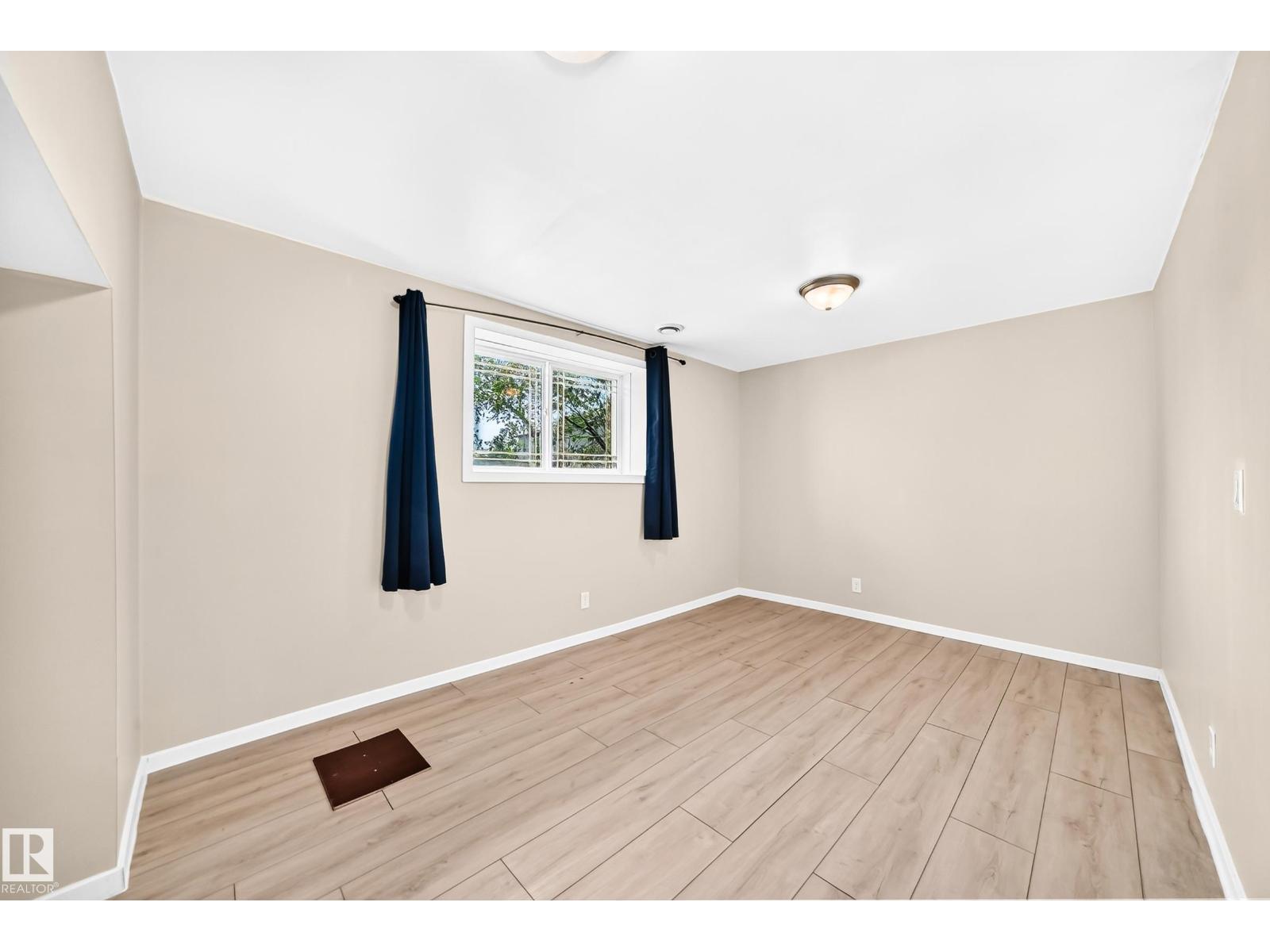 9518 106 Av Nw Property Photo 33