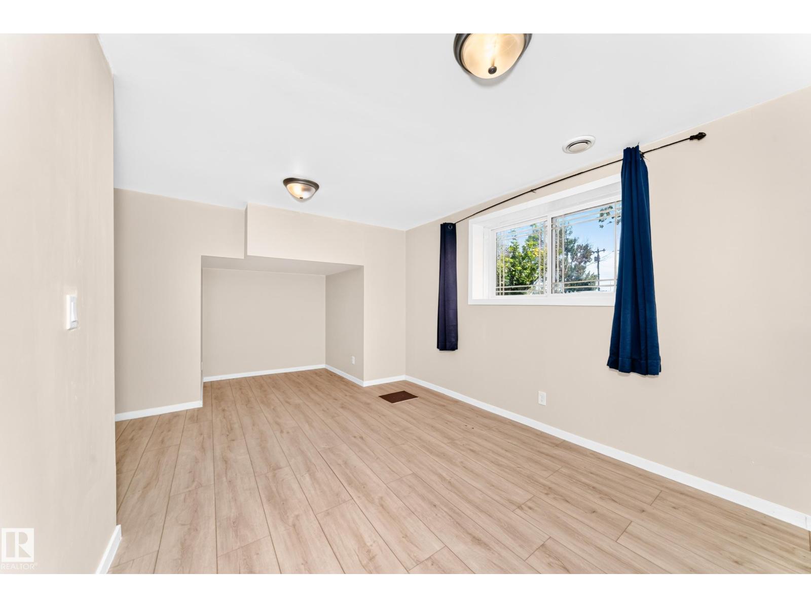 9518 106 Av Nw Property Photo 34