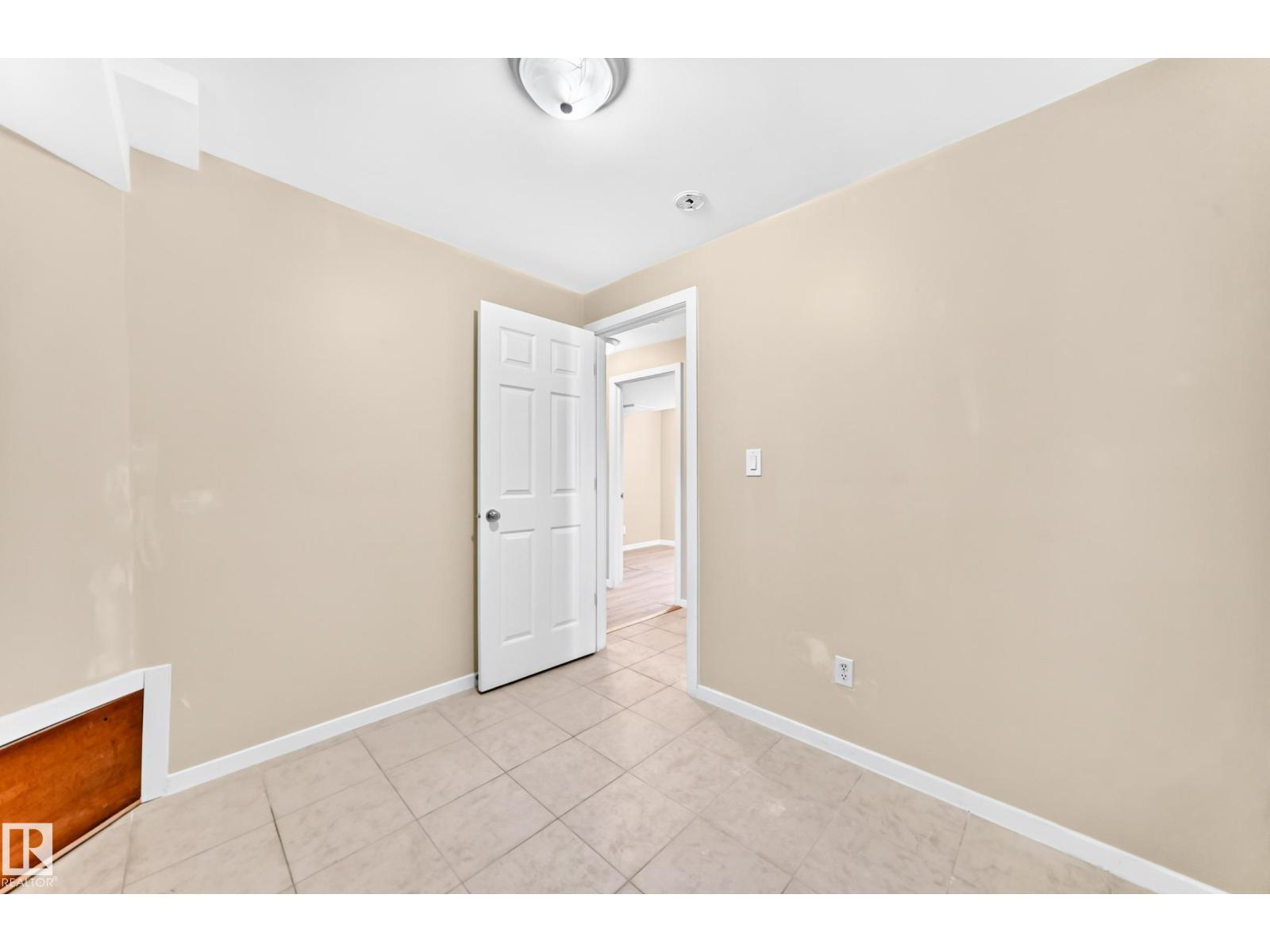9518 106 Av Nw Property Photo 39
