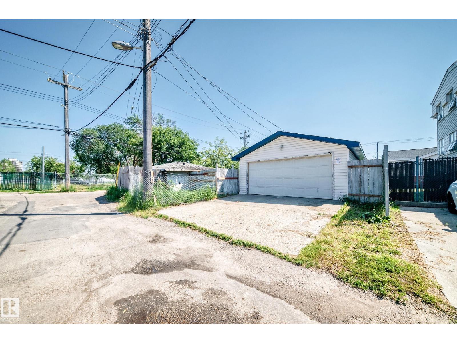 9518 106 Av Nw Property Photo 50