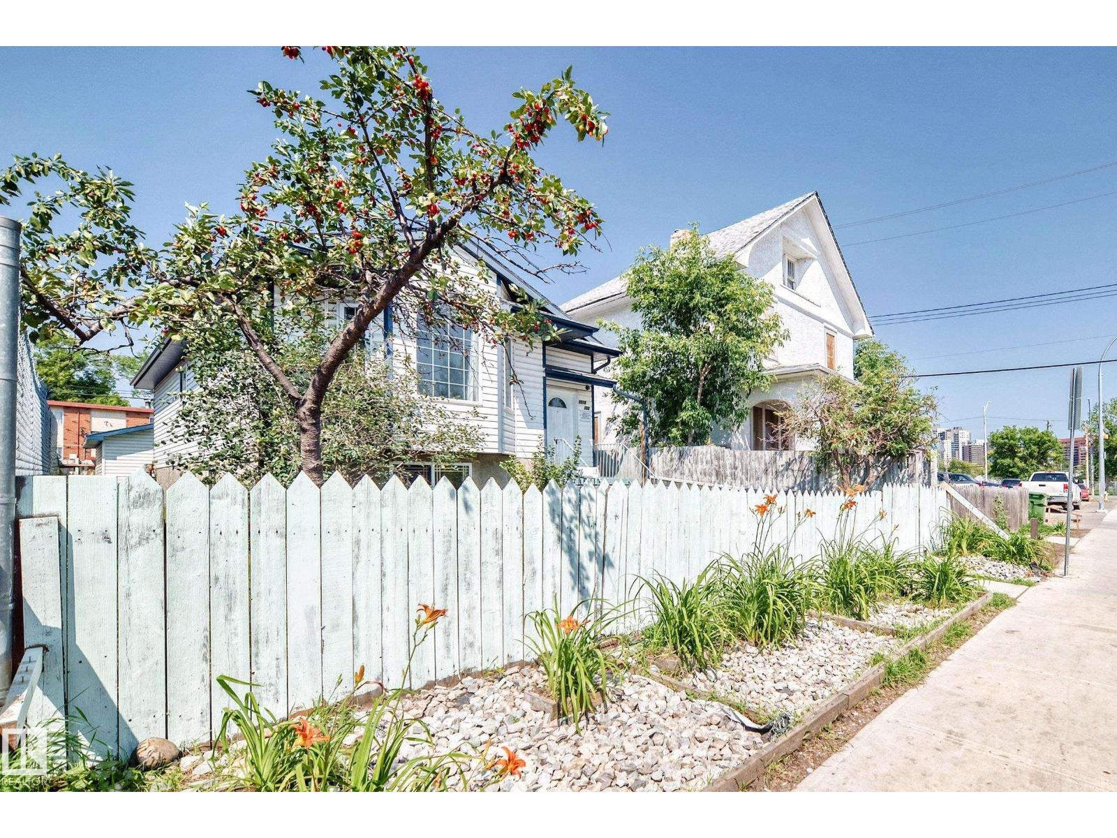 9518 106 Av Nw Property Photo 57