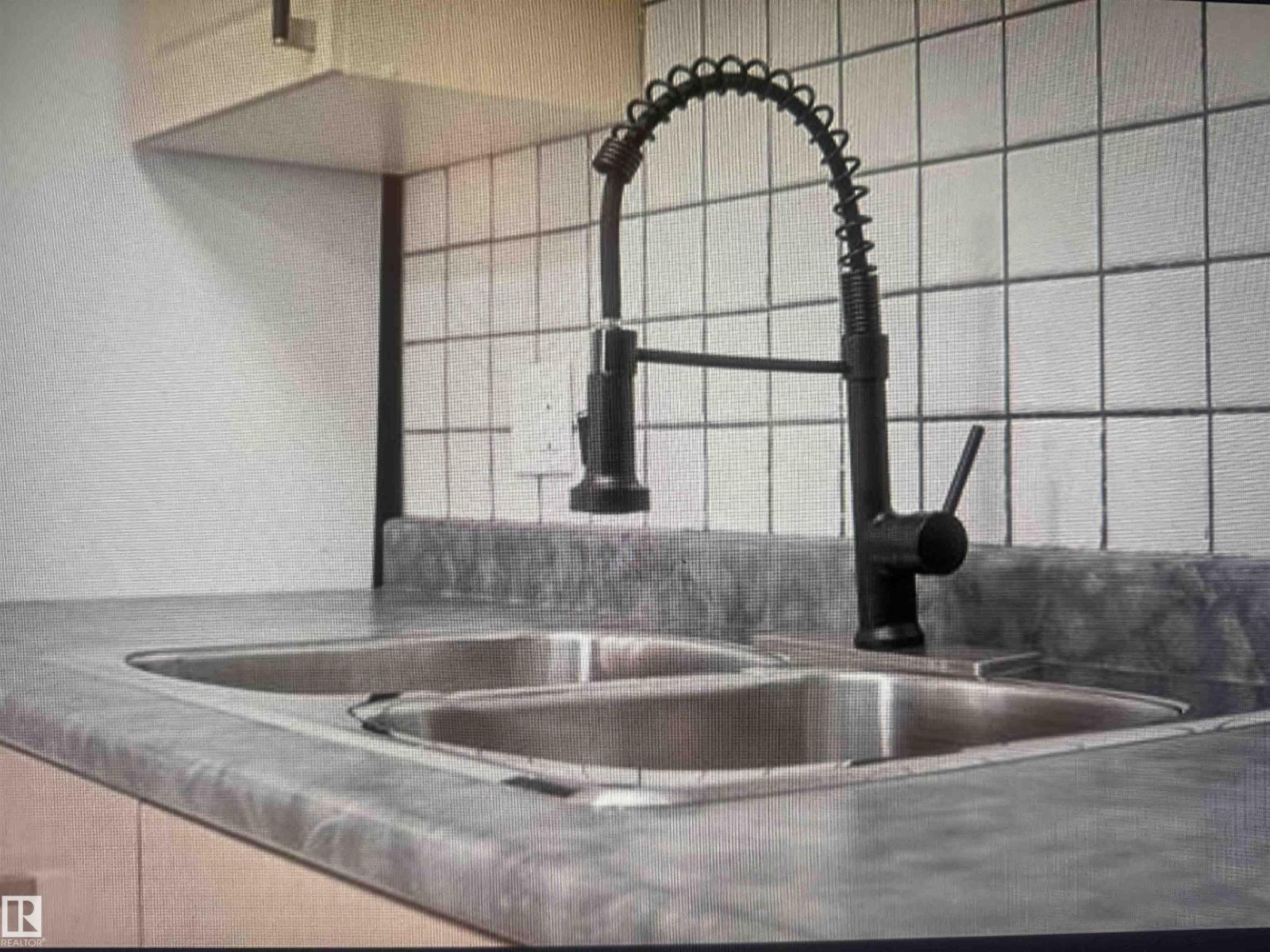 #106 592 Hooke Rd Nw Property Photo 6