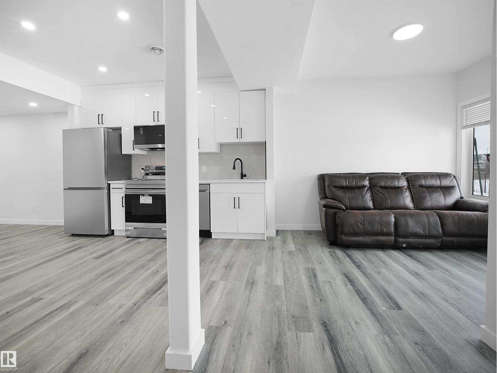 19066 20a Av Nw Property Photo 43