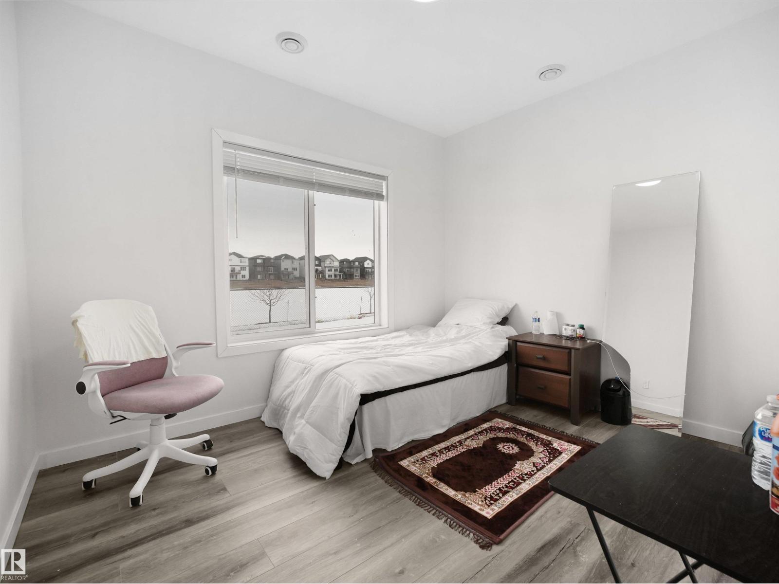 19066 20a Av Nw Property Photo 46