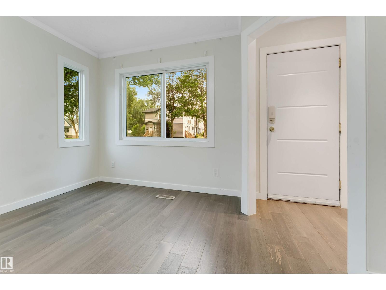 12105 87 St Nw Property Photo 8