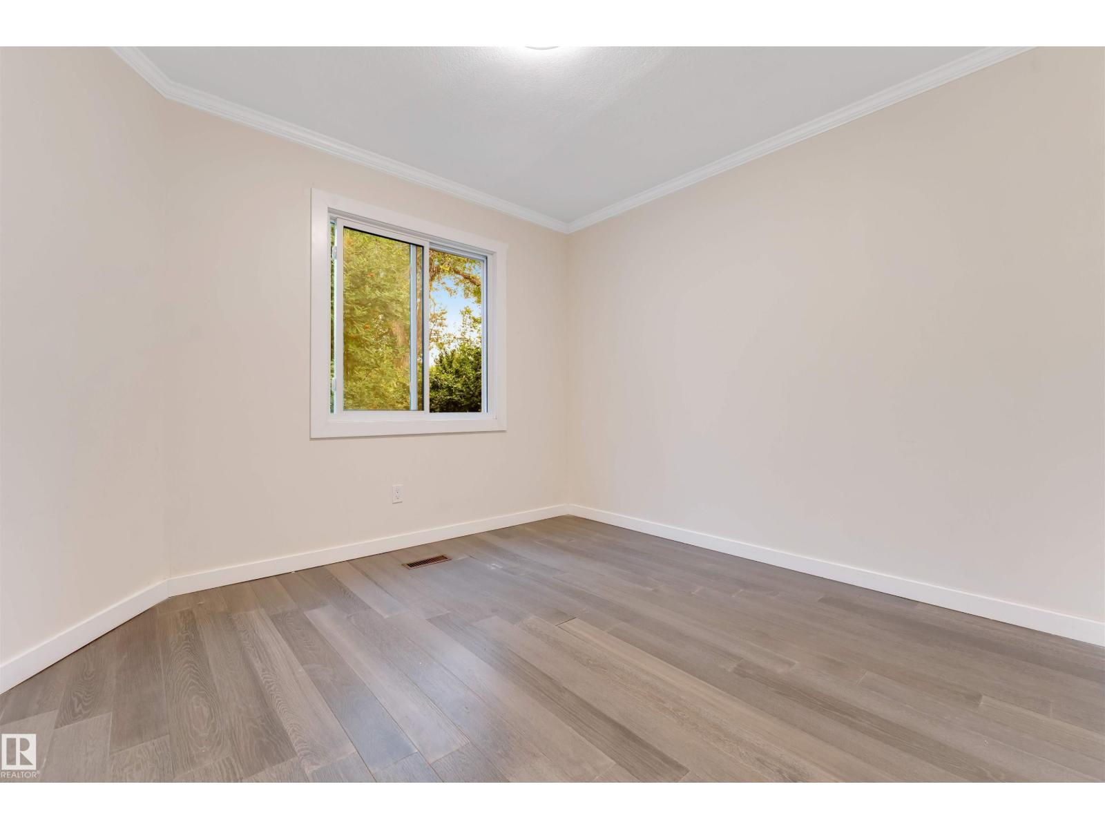 12105 87 St Nw Property Photo 16