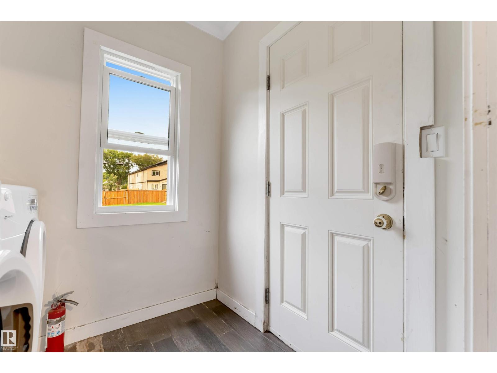 12105 87 St Nw Property Photo 22