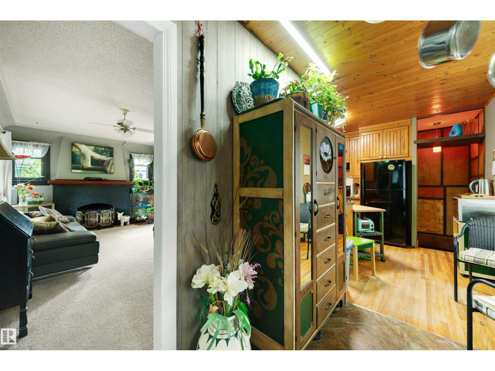 12220 109 Av Nw Property Photo 14