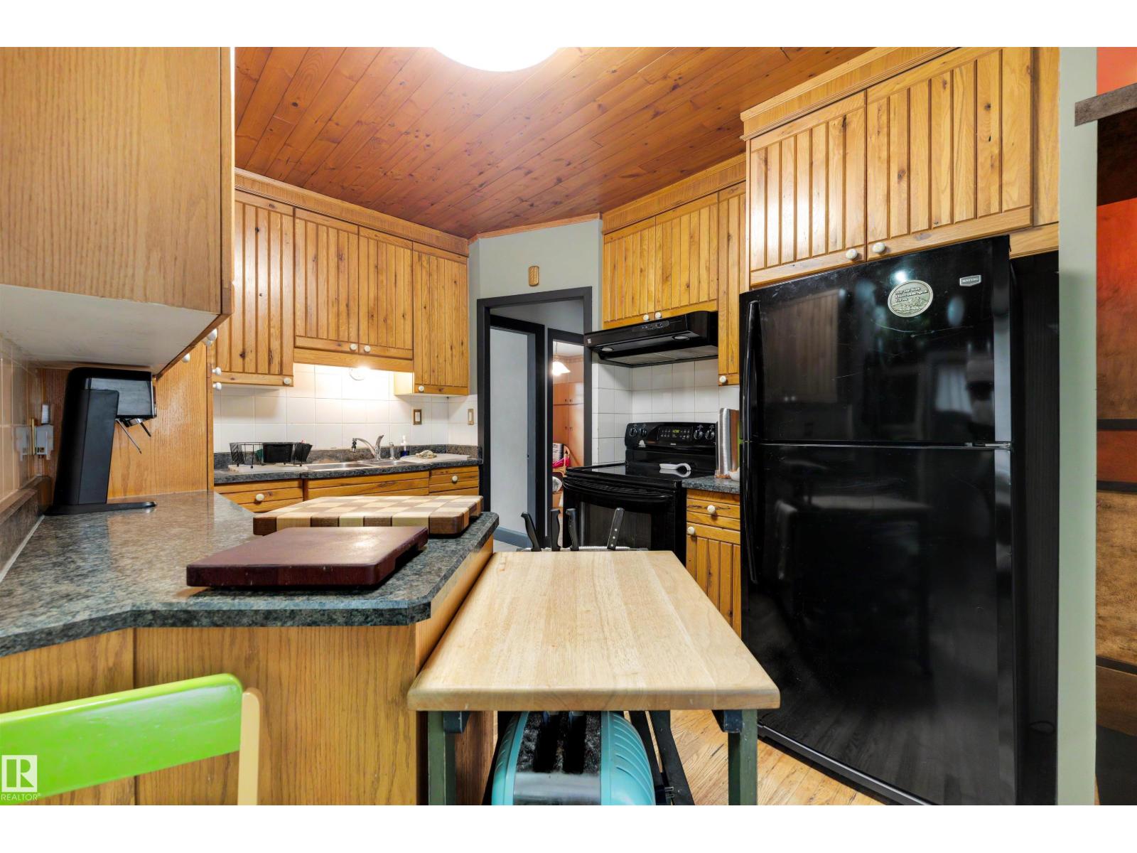 12220 109 Av Nw Property Photo 17