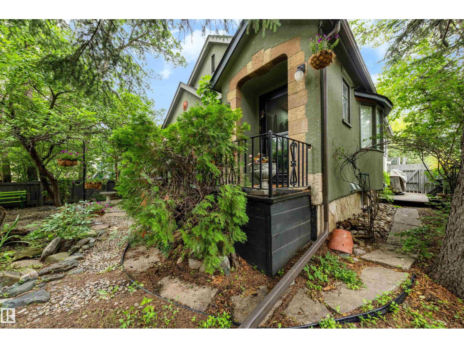 12220 109 Av Nw Property Photo 37