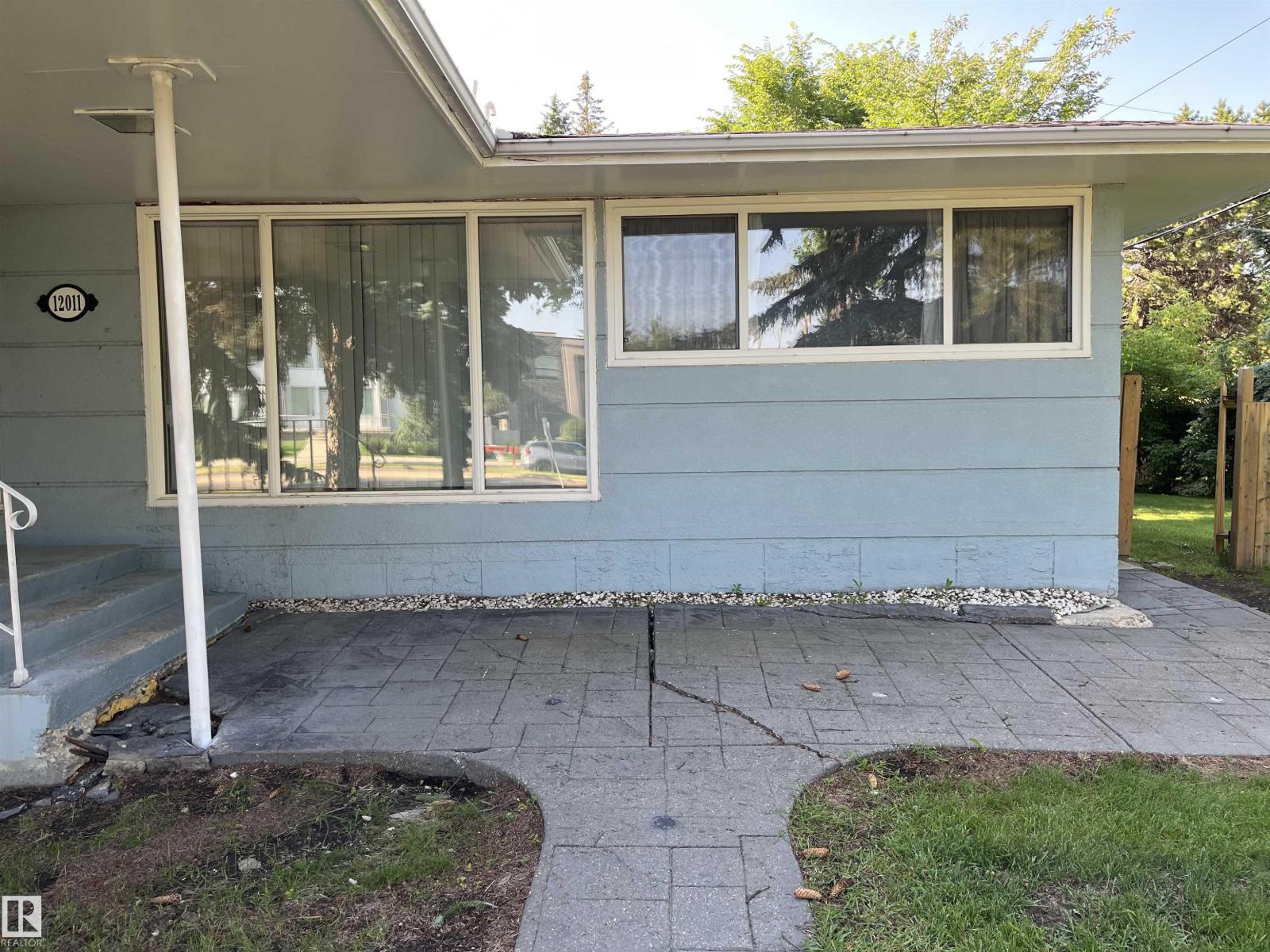 12011 87 Av Nw Property Photo 27