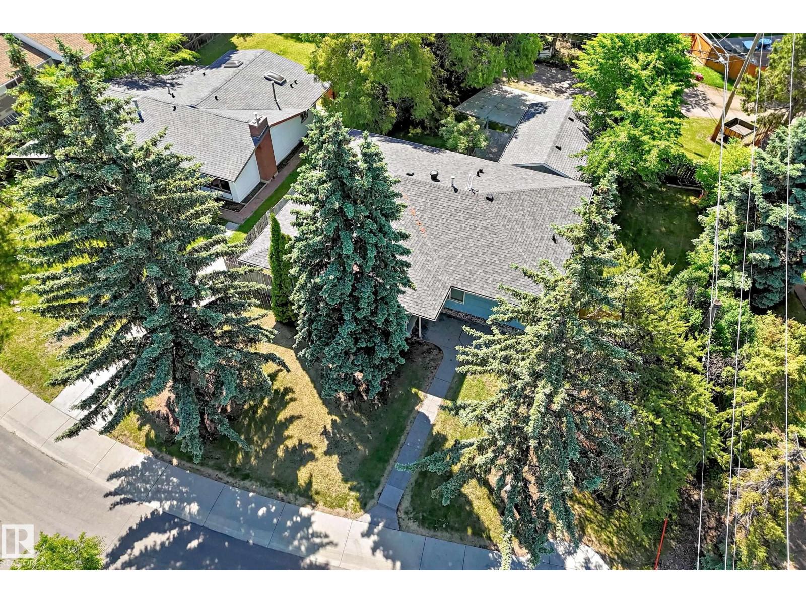 12011 87 Av Nw Property Photo 32