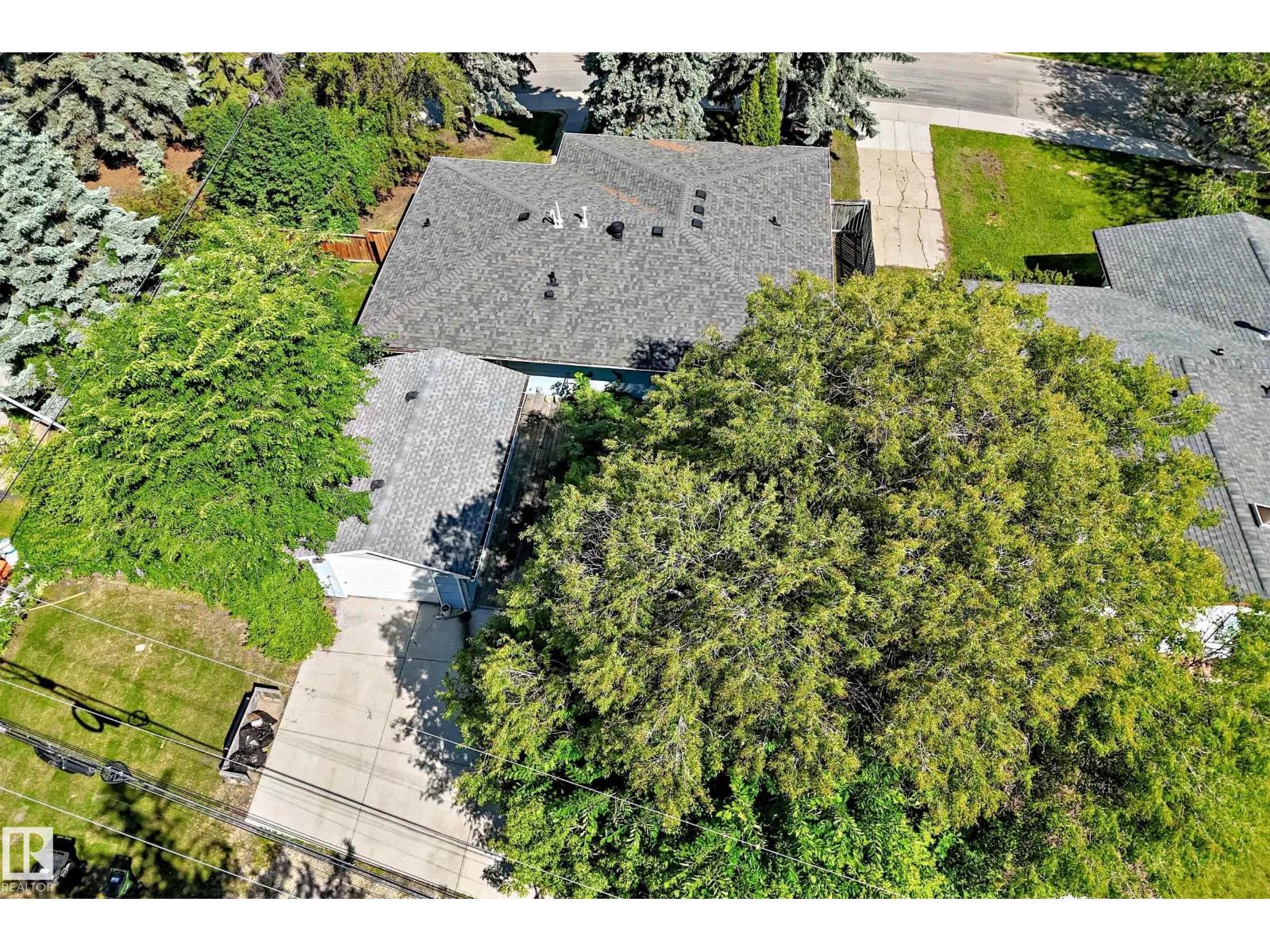 12011 87 Av Nw Property Photo 34
