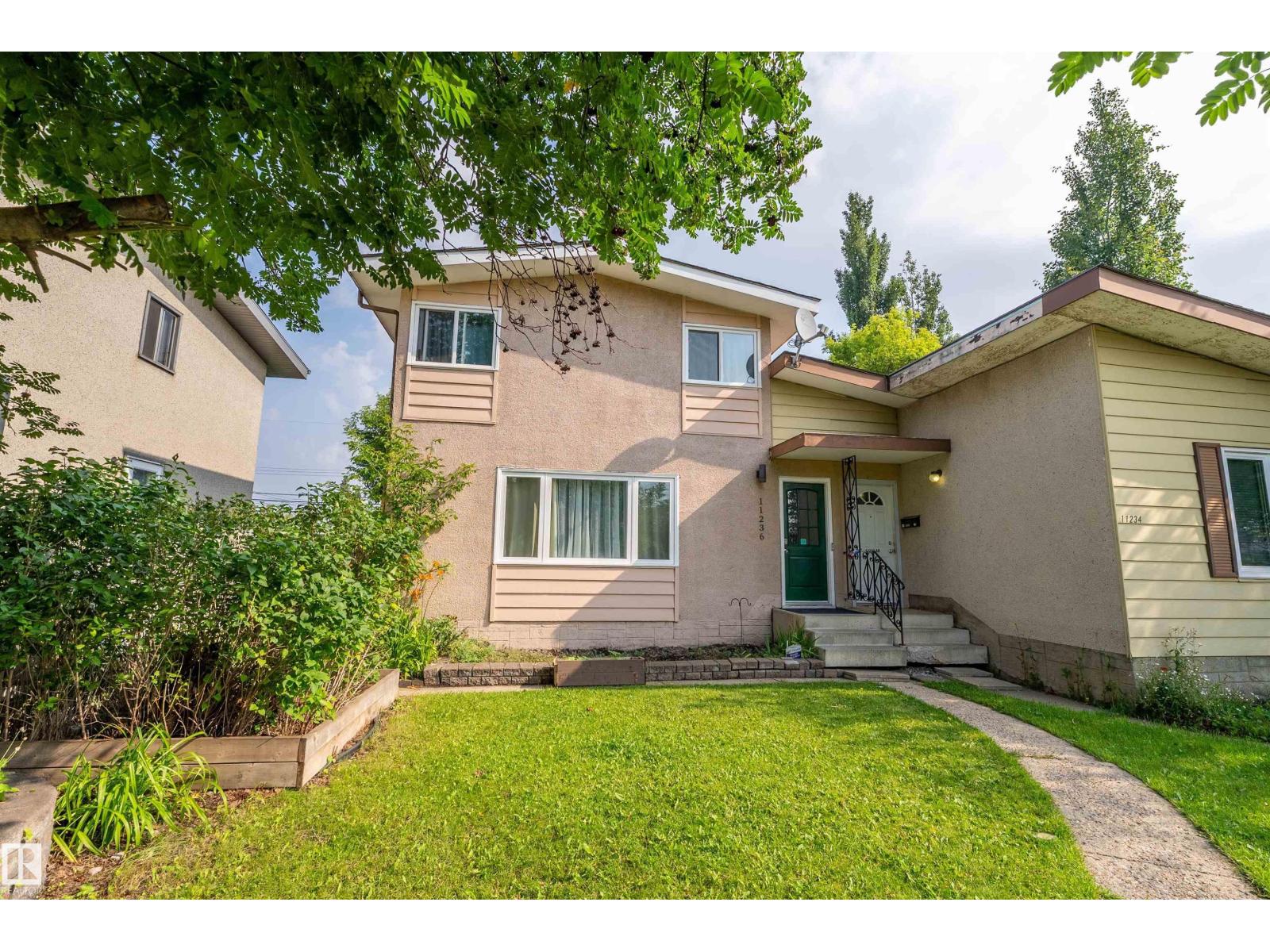 11236 40 Av Nw Property Photo 1