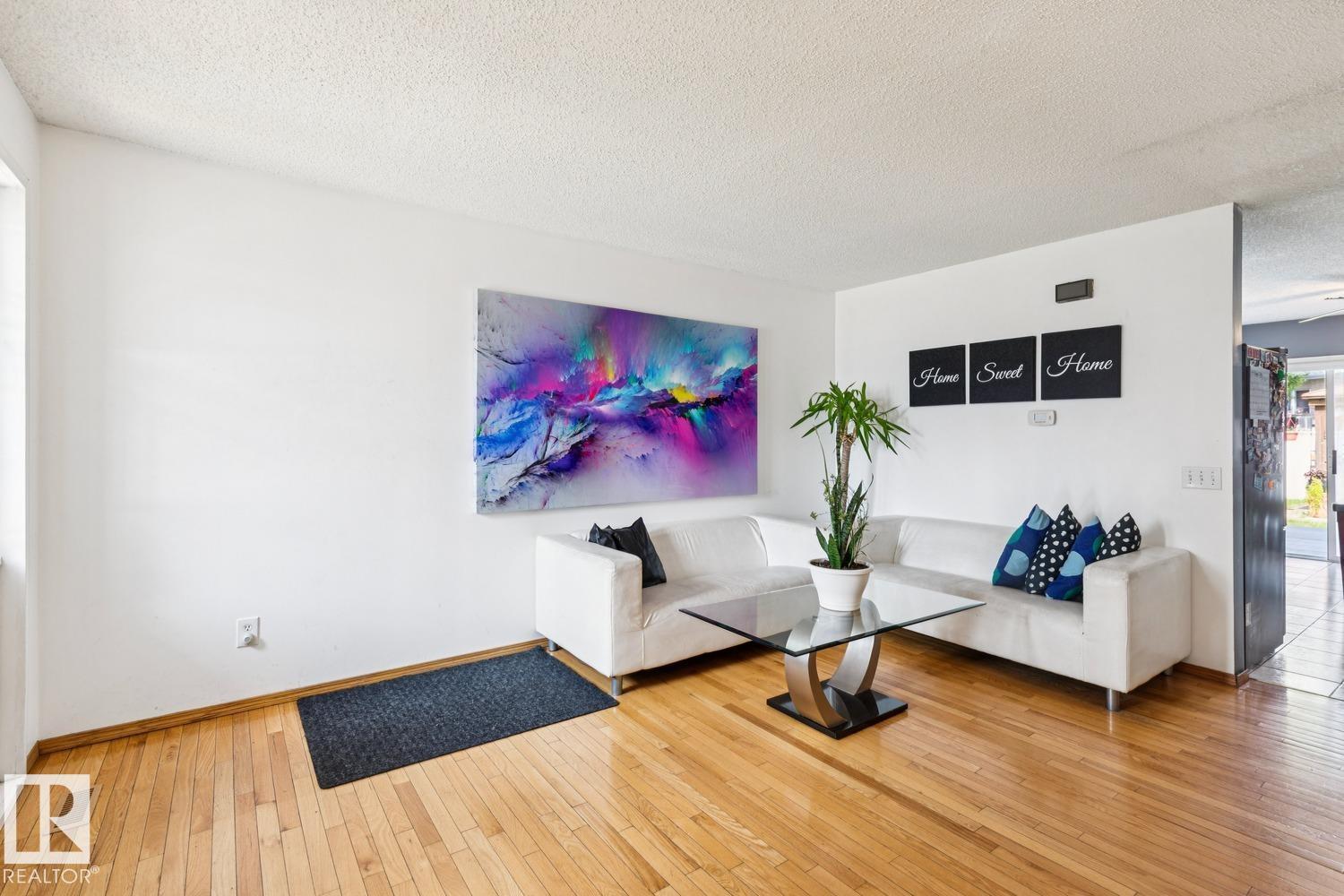7912 154 Av Nw Property Photo 4