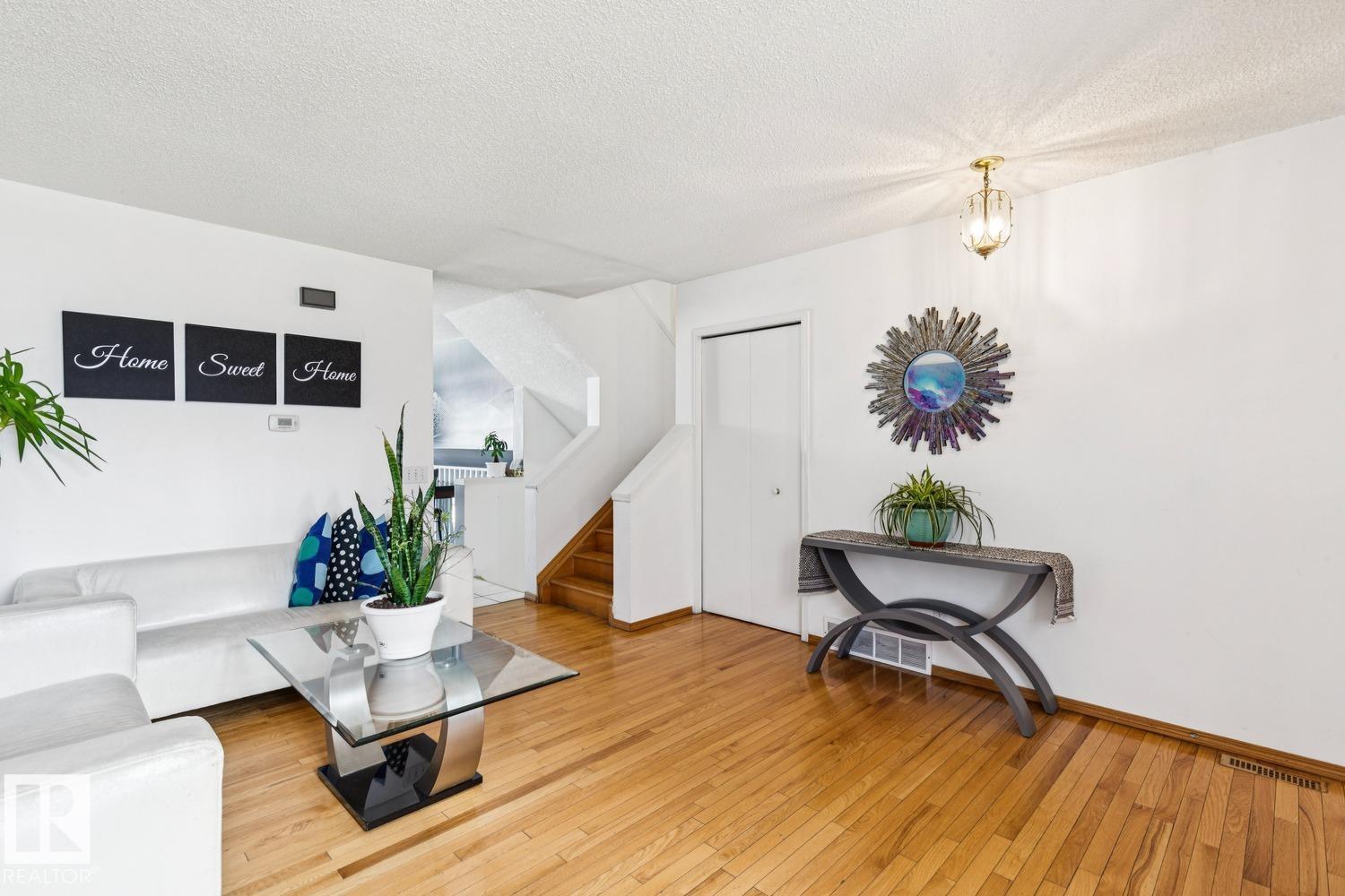 7912 154 Av Nw Property Photo 5