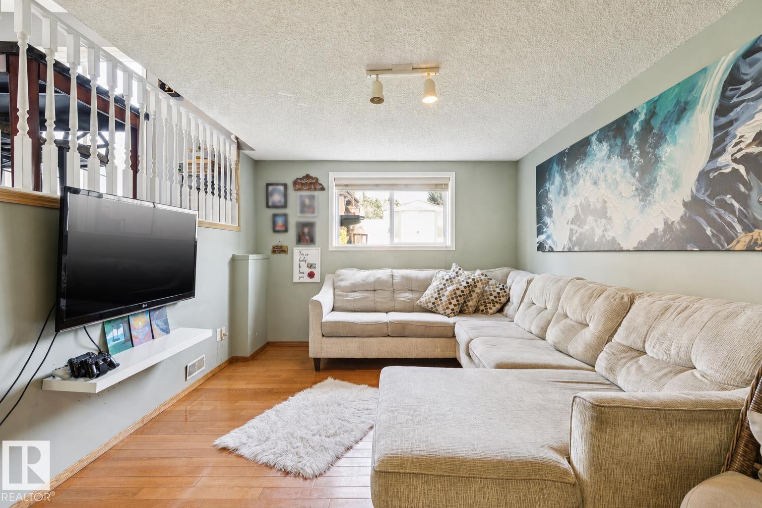 7912 154 Av Nw Property Photo 13