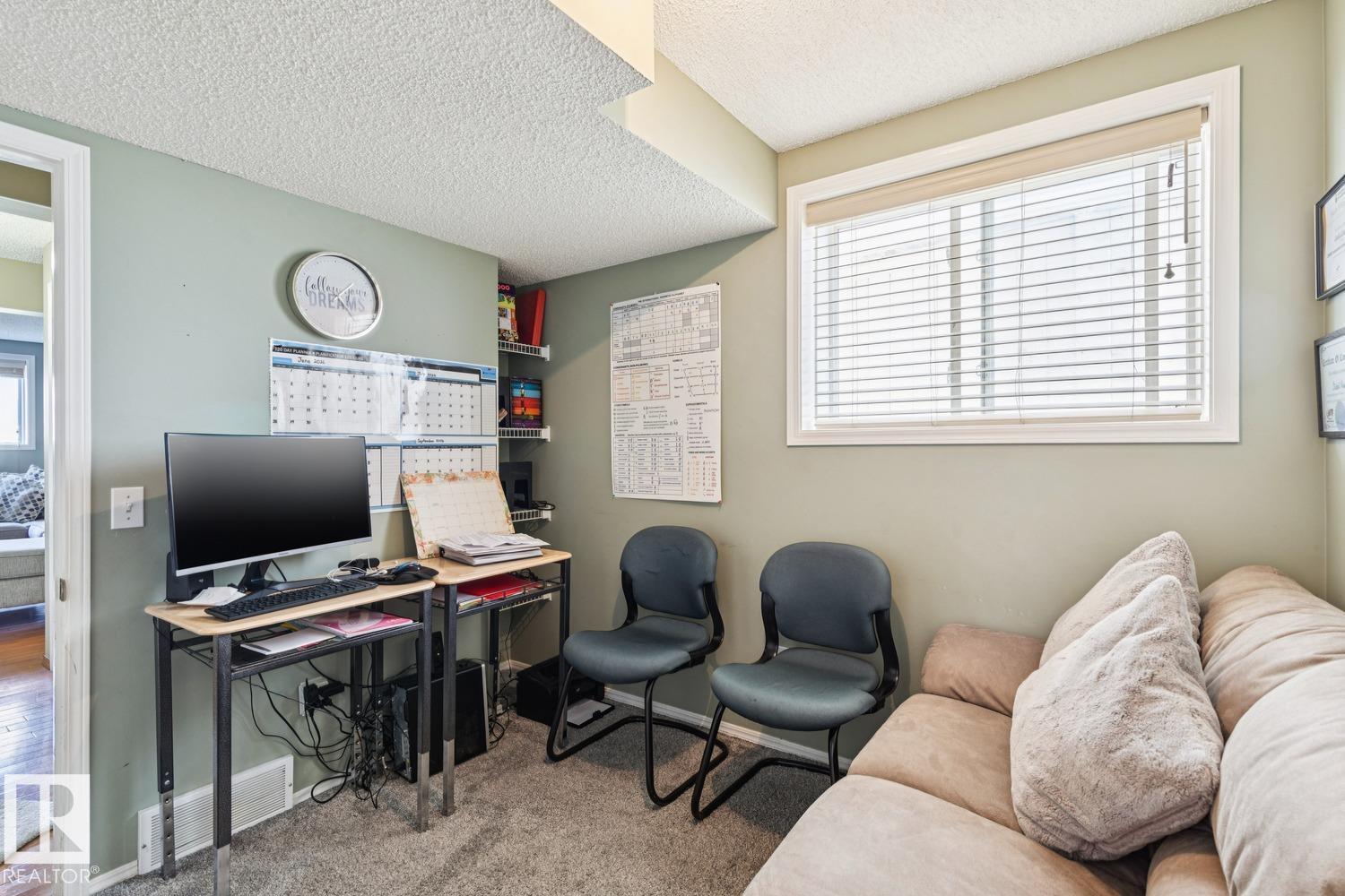 7912 154 Av Nw Property Photo 14