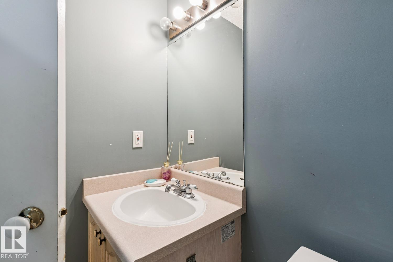 7912 154 Av Nw Property Photo 22