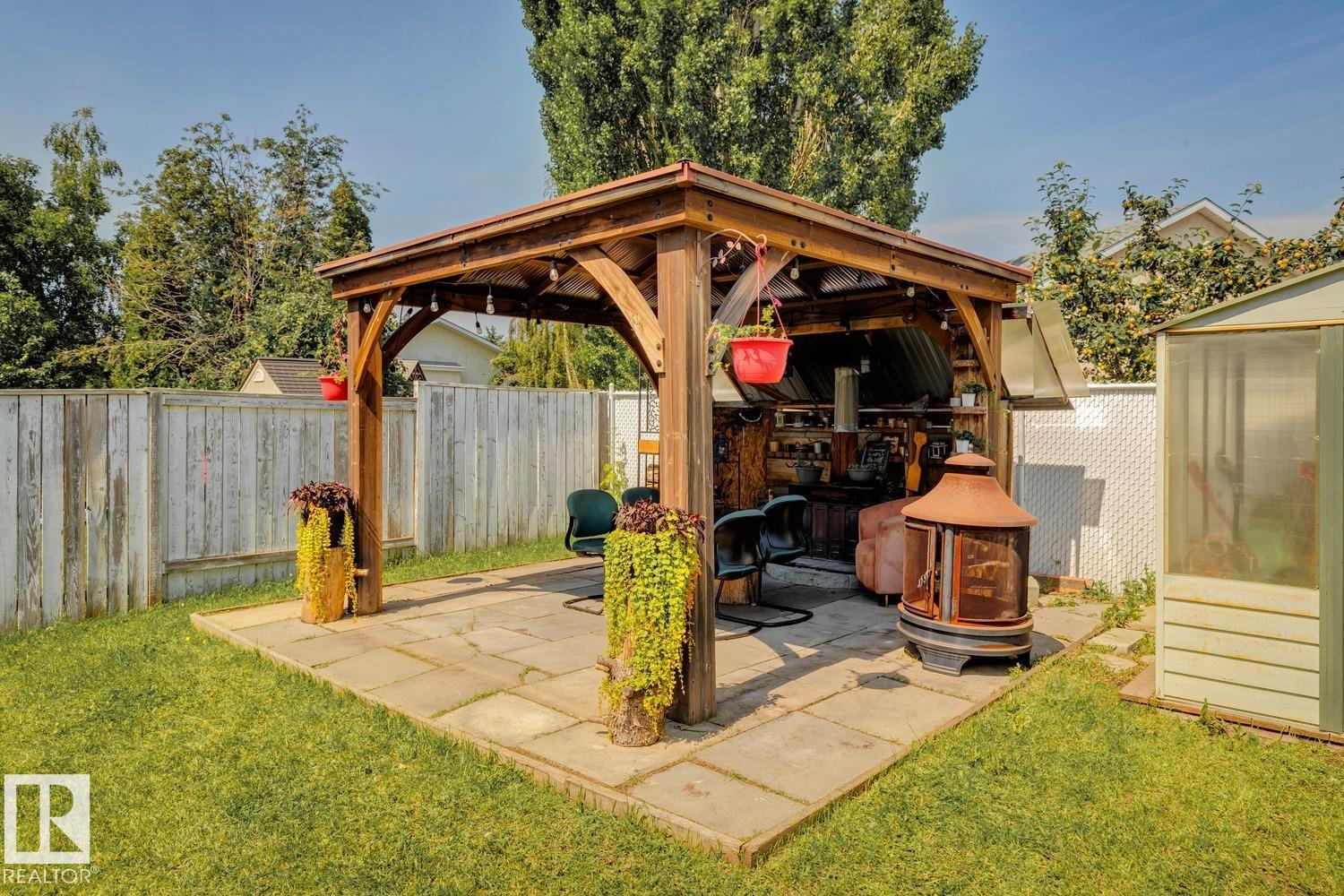 7912 154 Av Nw Property Photo 33