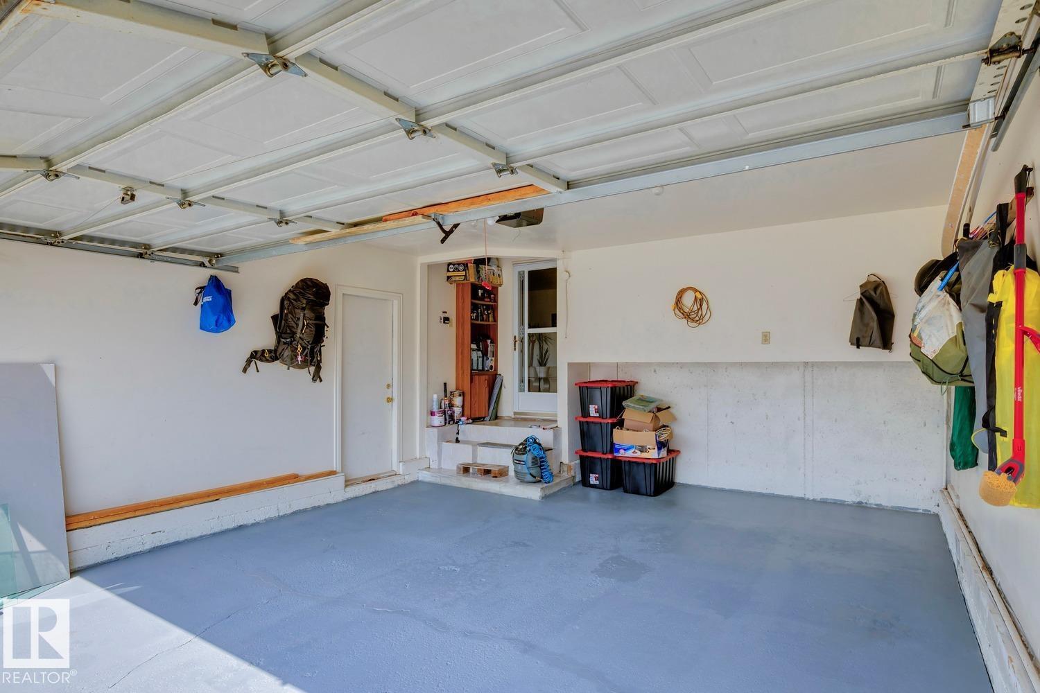 7912 154 Av Nw Property Photo 35
