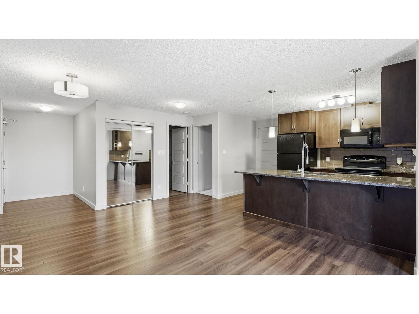 #361 7805 71 St Nw Property Photo 3