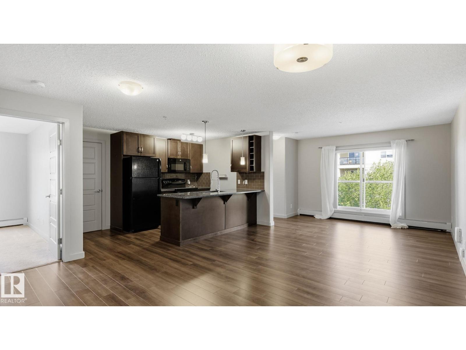 #361 7805 71 St Nw Property Photo 4