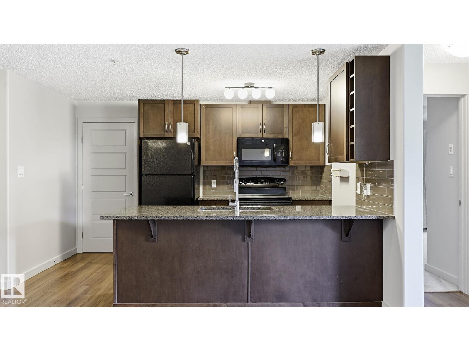 #361 7805 71 St Nw Property Photo 5