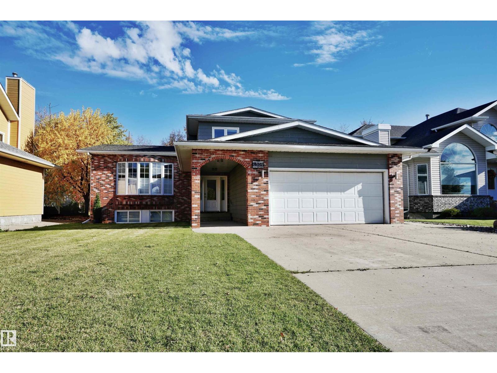 4309 53 St Property Photo 1