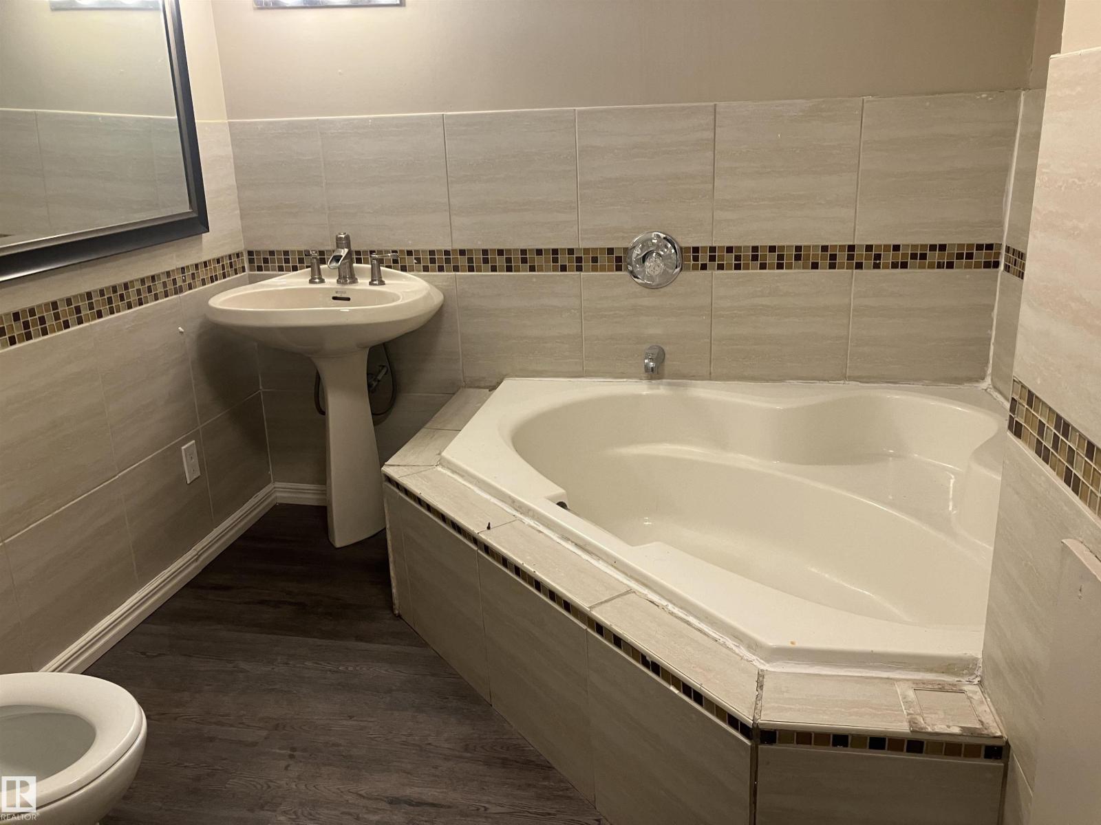 11724 88 St Nw Property Photo 22