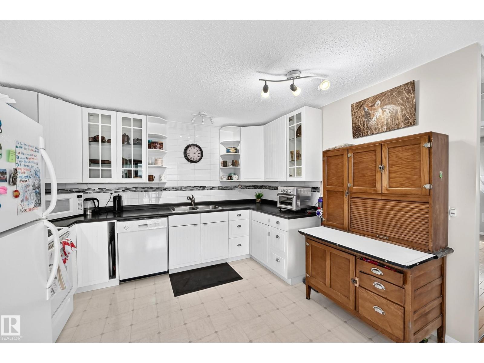 371 Kirkpatrick Cr Nw Property Photo 13