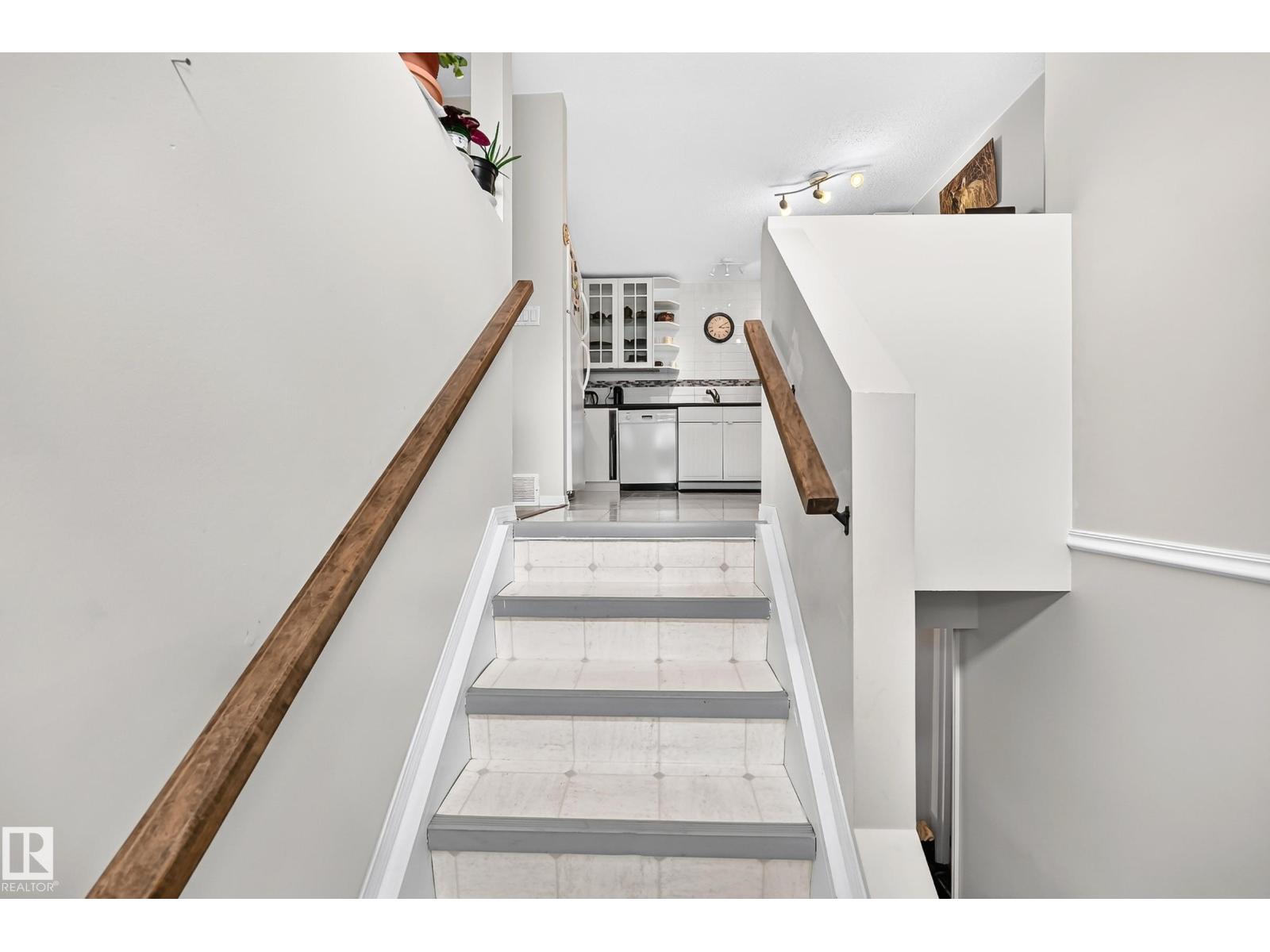 371 Kirkpatrick Cr Nw Property Photo 27
