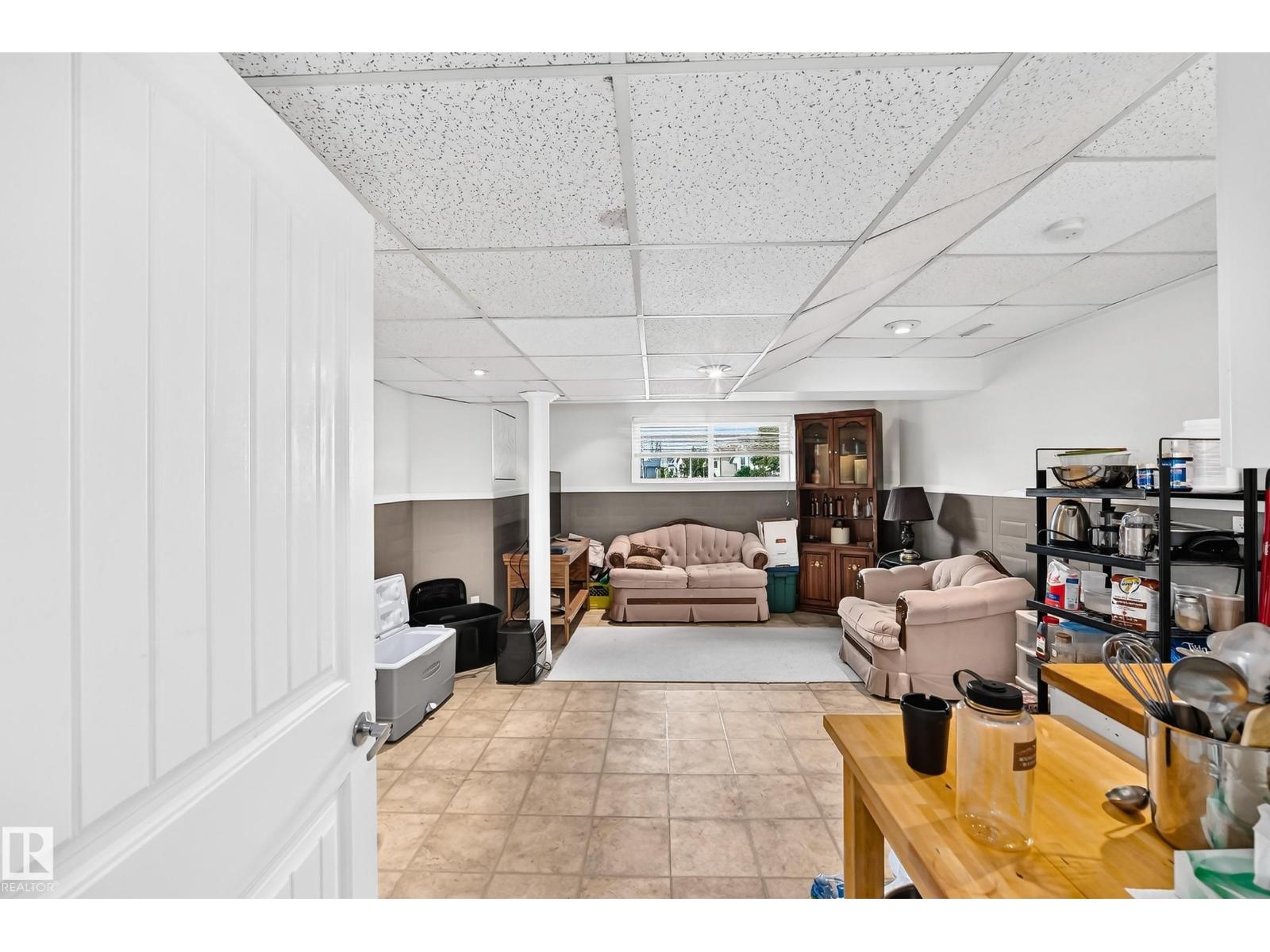 371 Kirkpatrick Cr Nw Property Photo 28