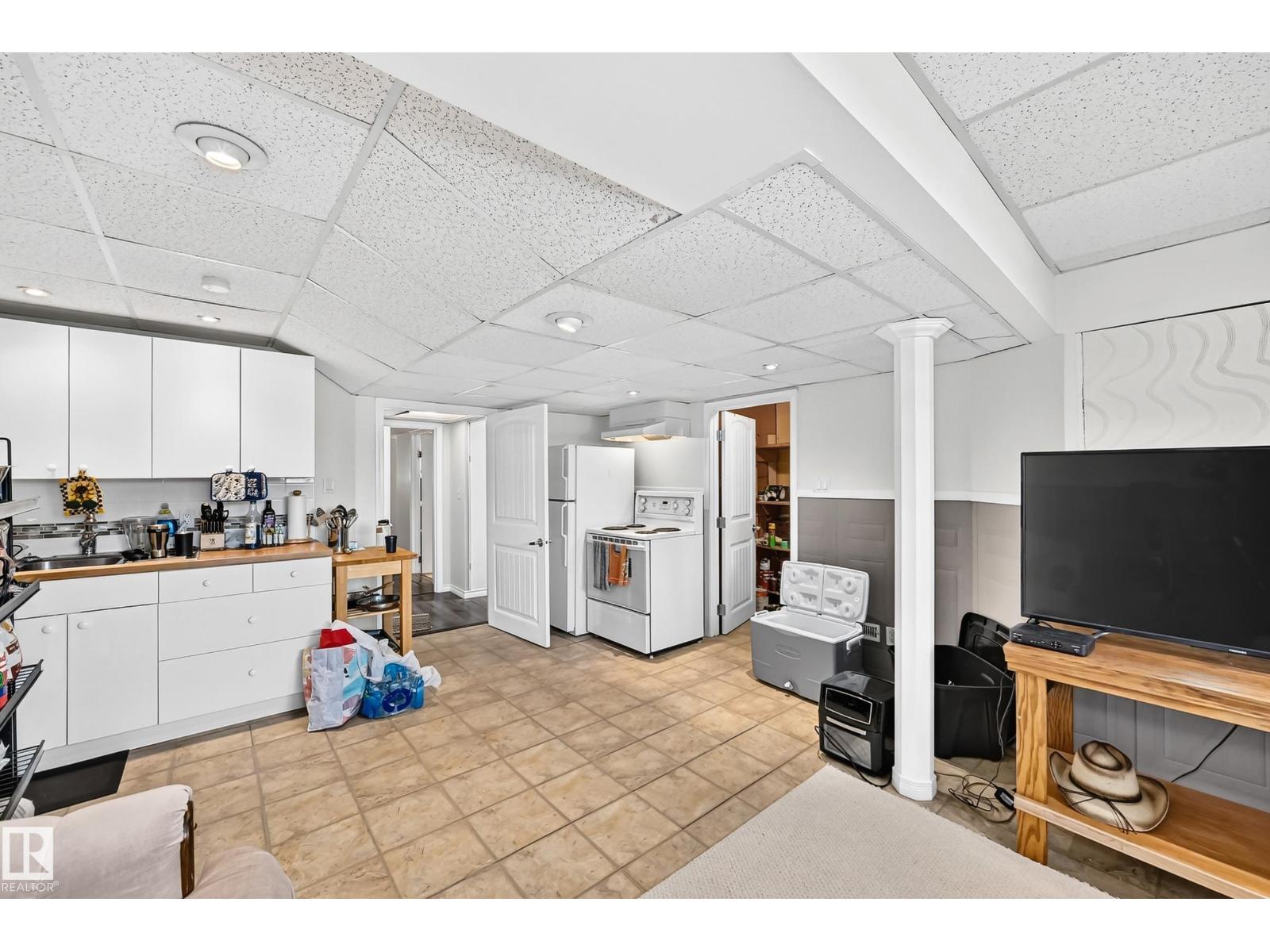 371 Kirkpatrick Cr Nw Property Photo 30