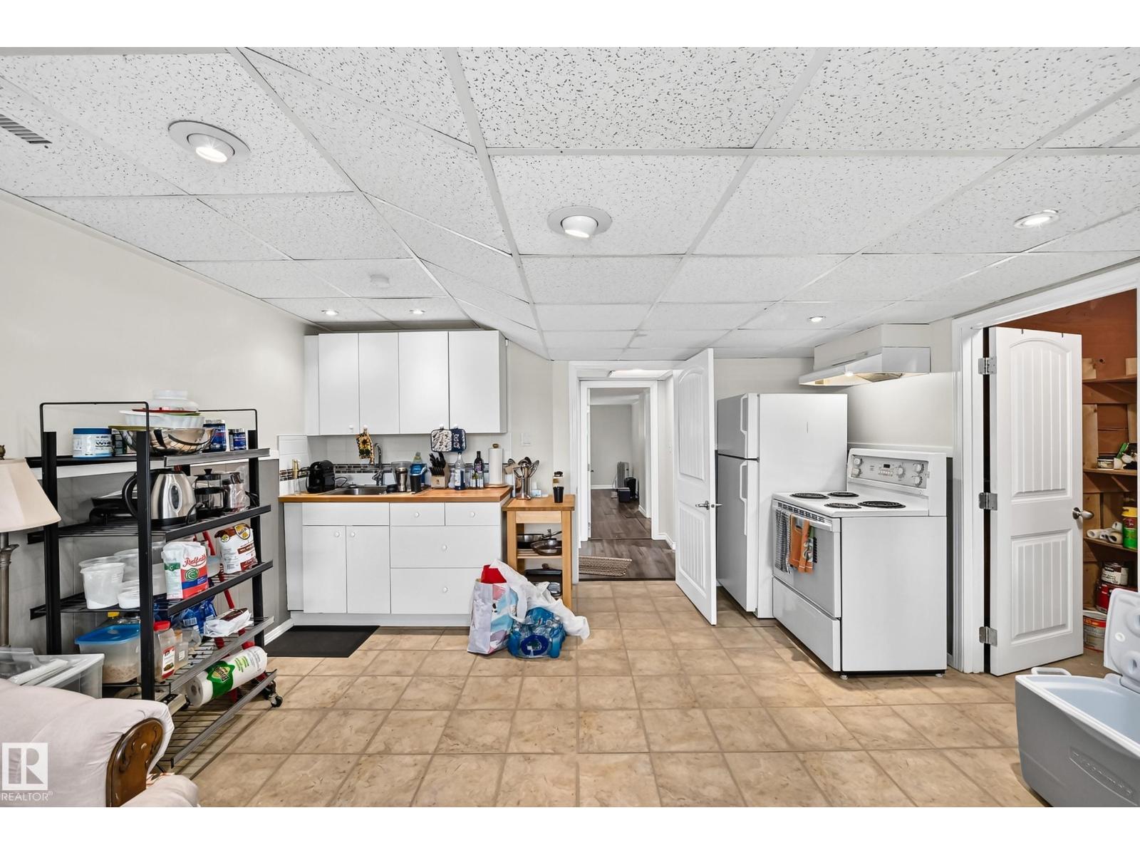 371 Kirkpatrick Cr Nw Property Photo 31