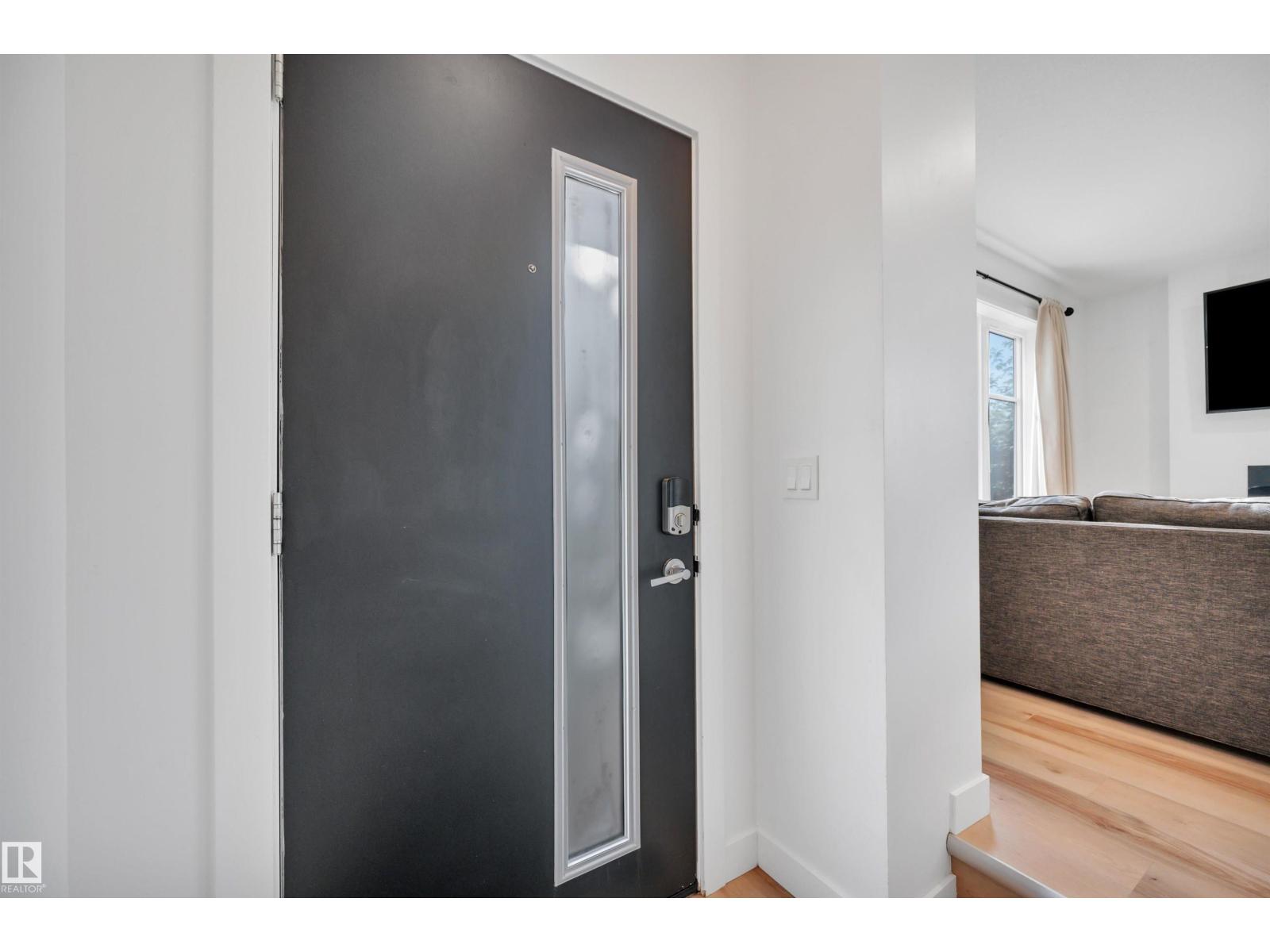 11444 82 St Nw Property Photo 8