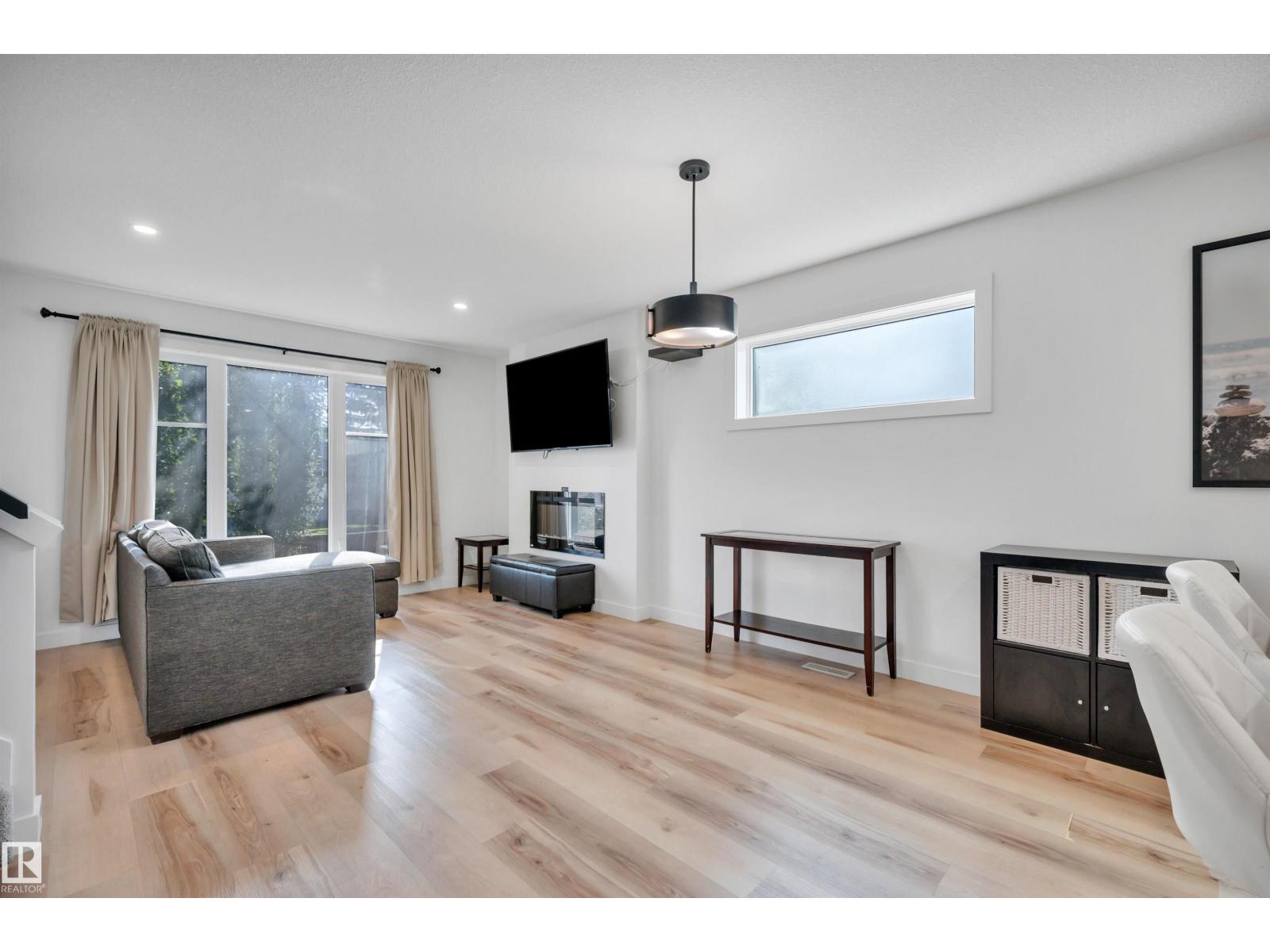 11444 82 St Nw Property Photo 13