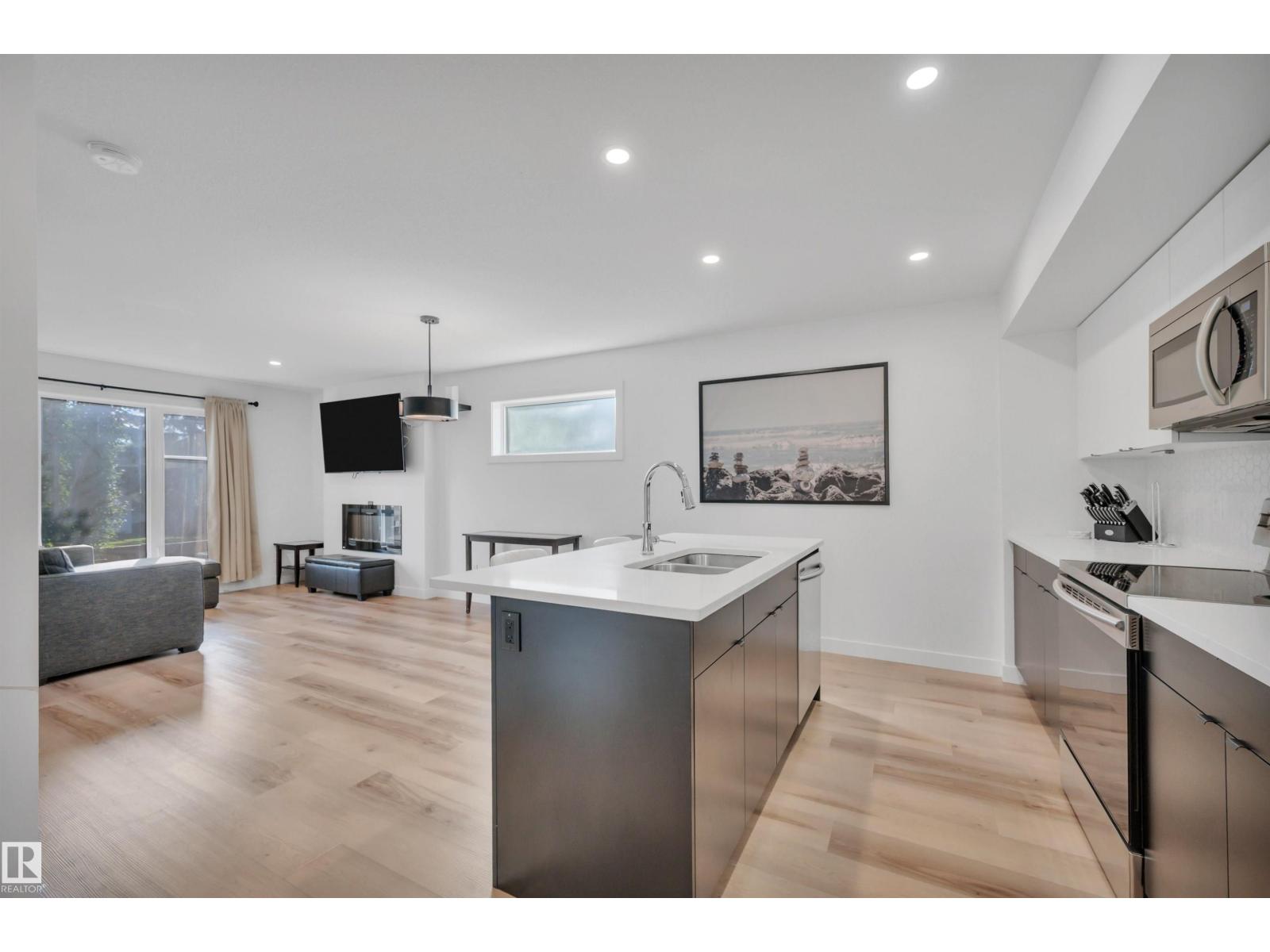 11444 82 St Nw Property Photo 21