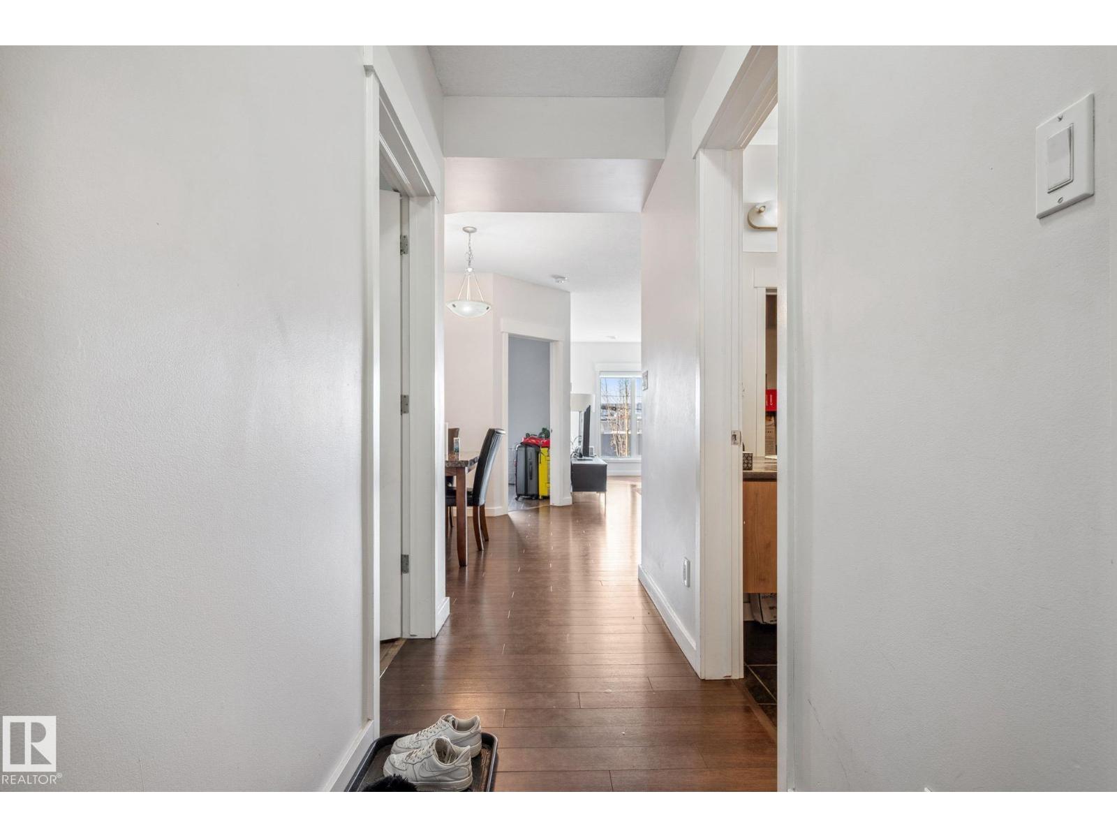 #209 10518 113 St Nw Property Photo 3