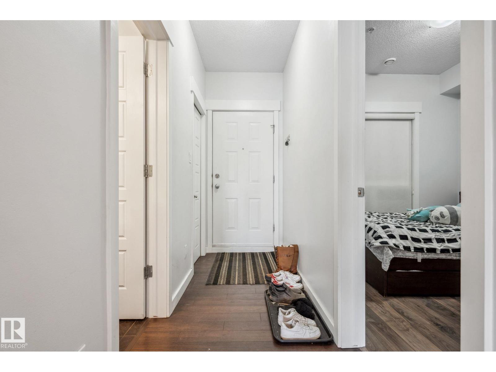 #209 10518 113 St Nw Property Photo 4