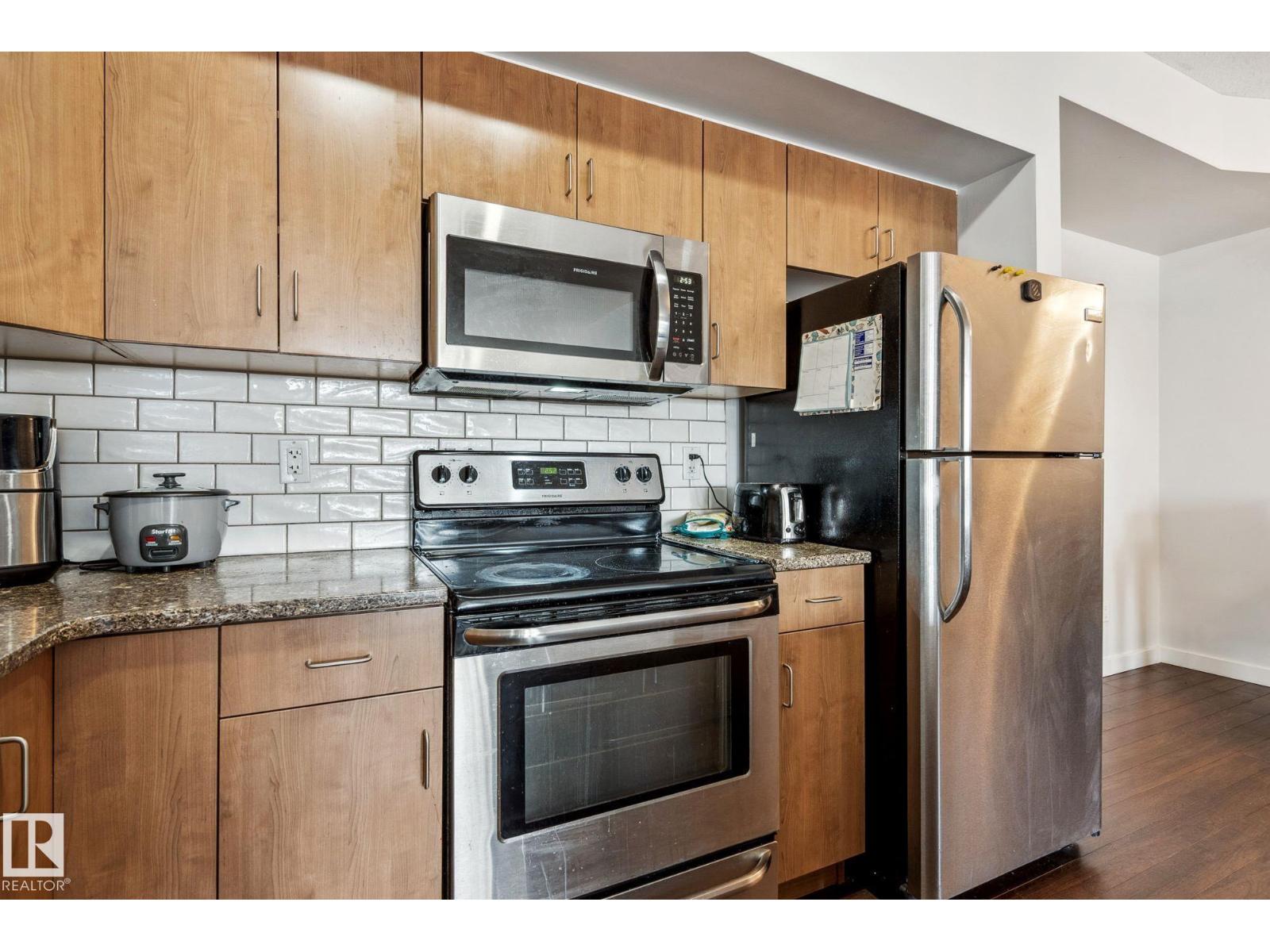 #209 10518 113 St Nw Property Photo 9